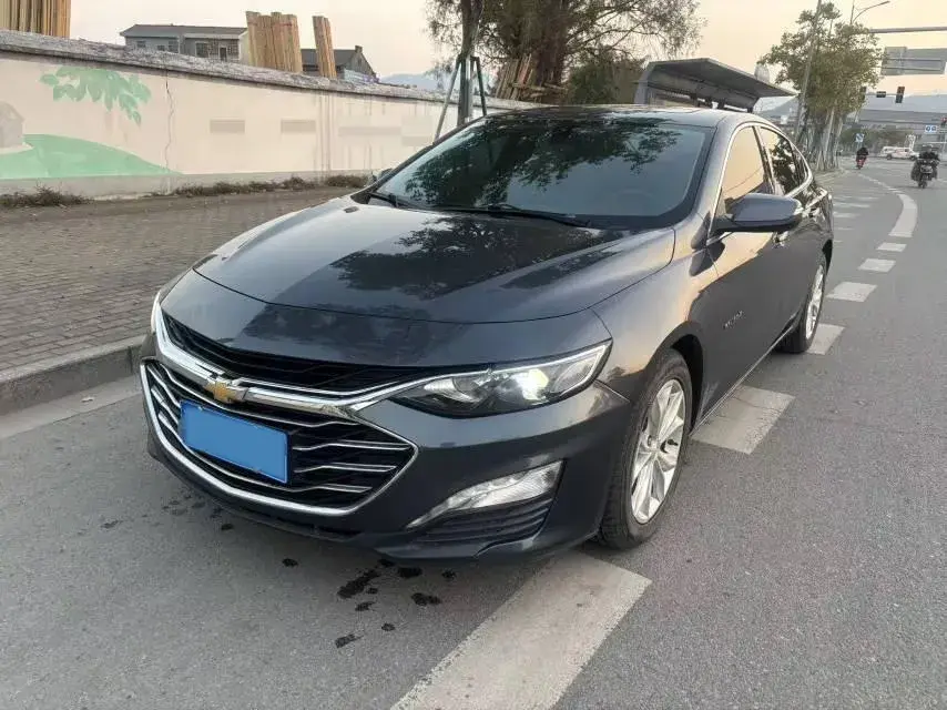 2020 CHEVROLET MALIBU view 1