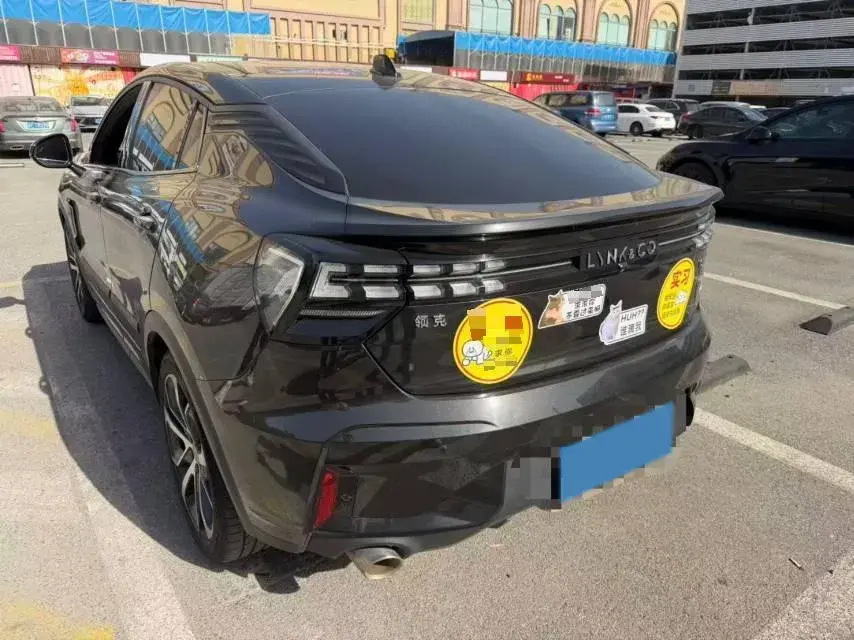 2022 LYNK&CO 05 thumbnail 4