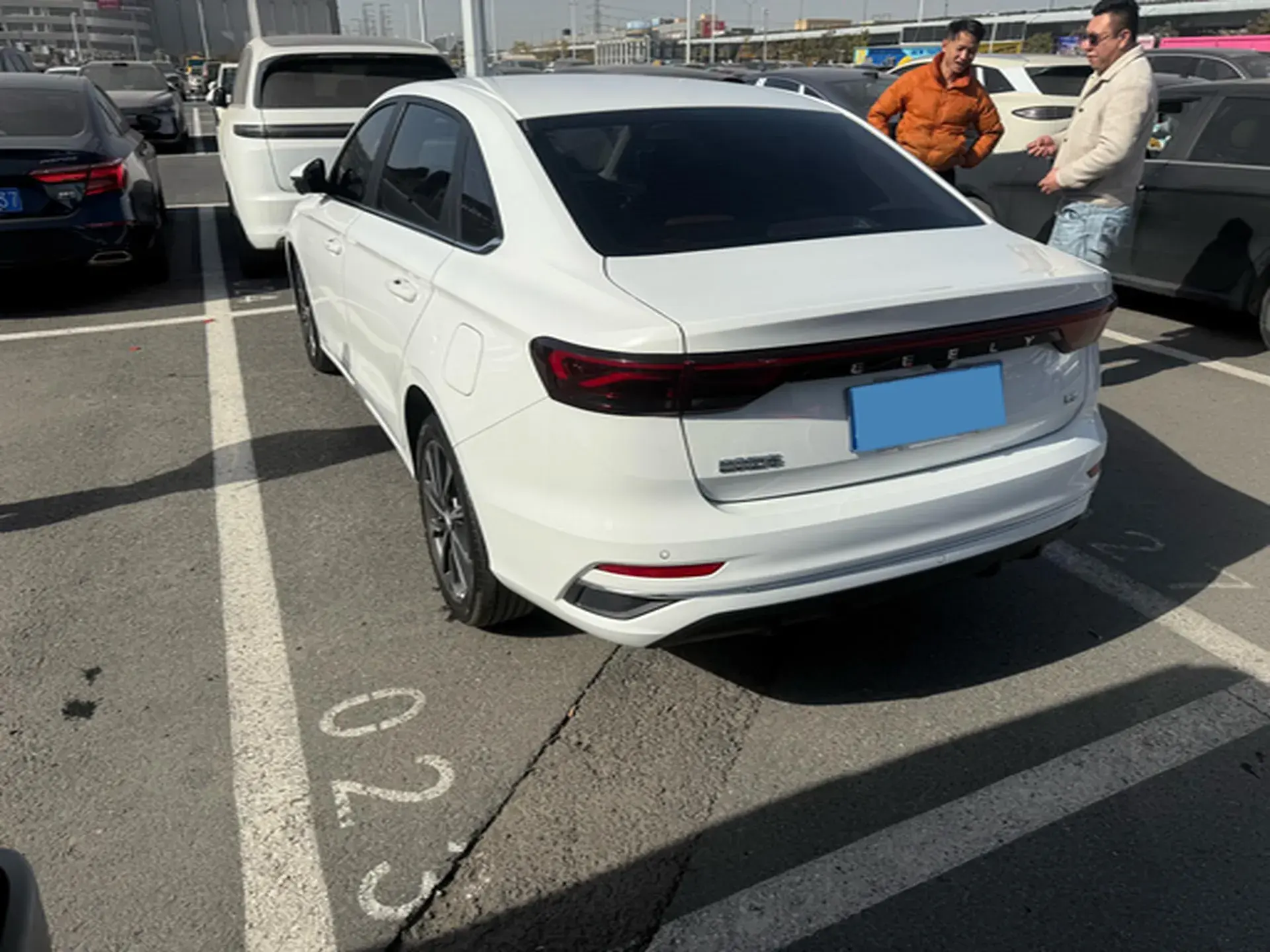 2025 GEELY EMGRAND thumbnail 2