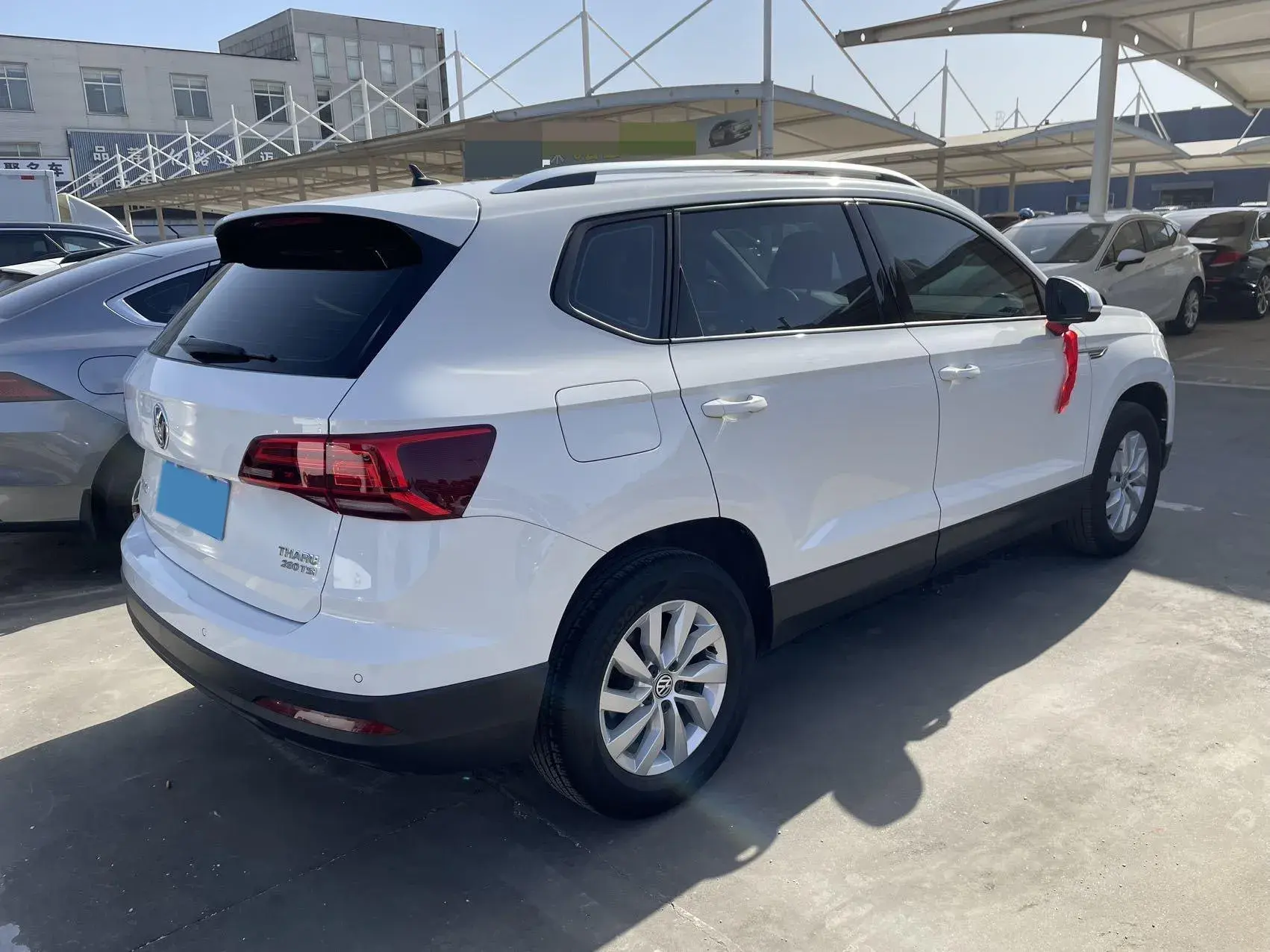 2020 VOLKSWAGEN THARU thumbnail 4