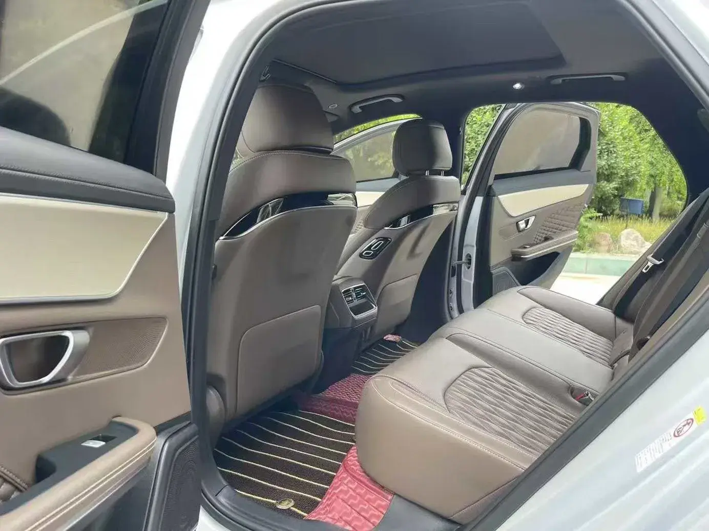 2024 BYD HAN thumbnail 2