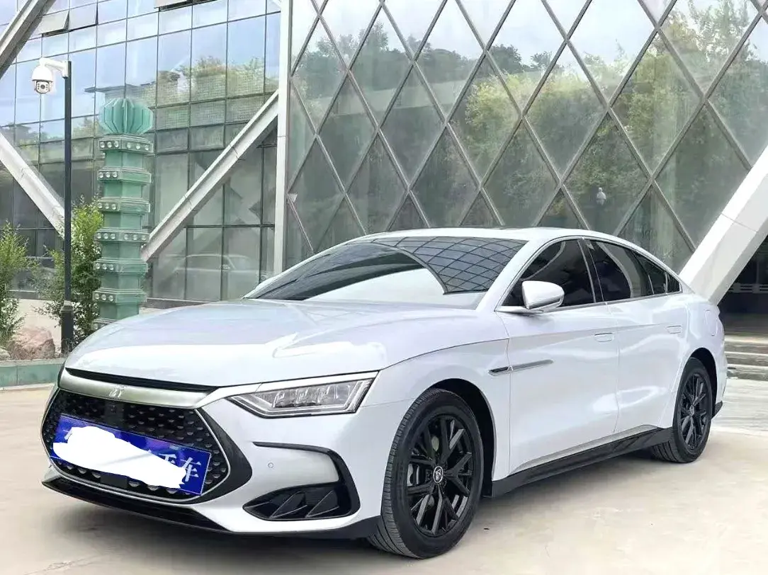 2024 BYD HAN view 1