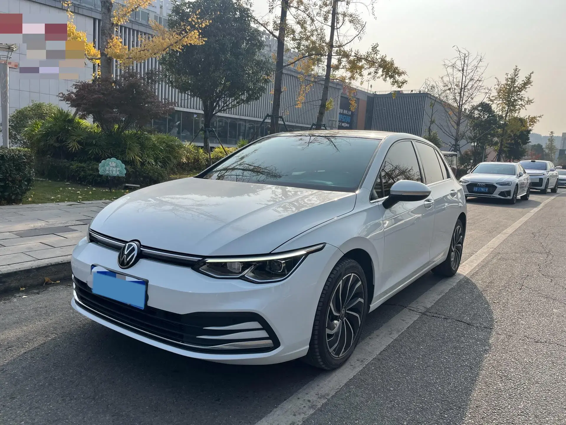 2023 VOLKSWAGEN GOLF view 1