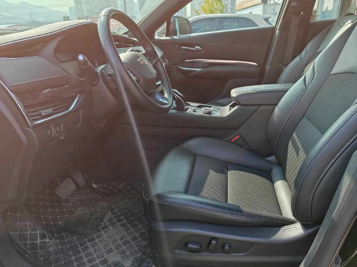 2020 Cadillac XT4 2.0T 237HP L4 9AT,autocango,china used car exporter,china ev exporter,chinese used car exporter,chinese used ev exporter