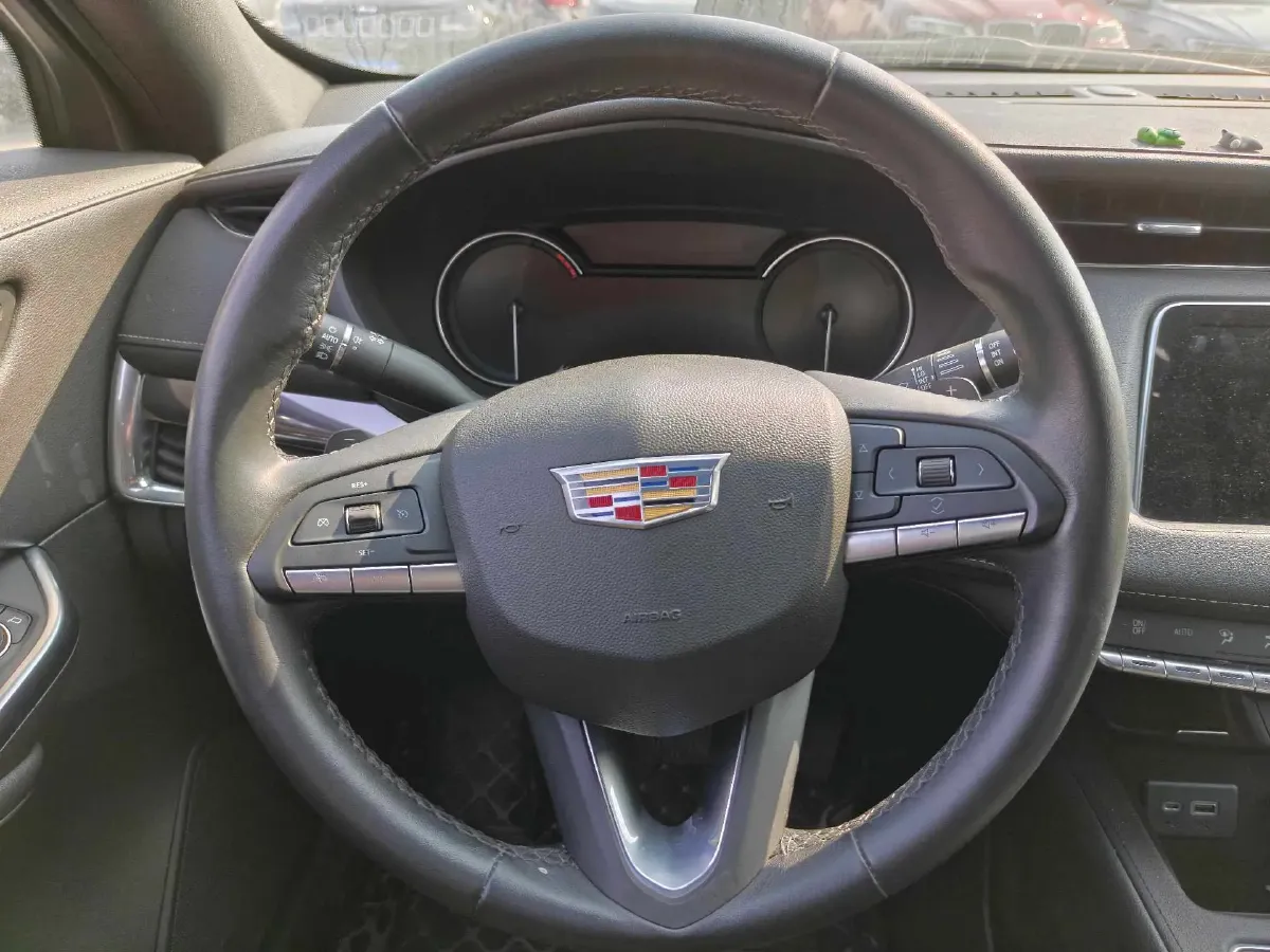 2020 Cadillac XT4 2.0T 237HP L4 9AT,autocango,china used car exporter,china ev exporter,chinese used car exporter,chinese used ev exporter