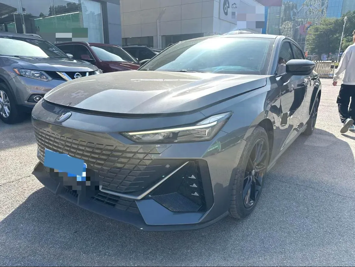 2022 ChangAn UNI-V 1.5T 188HP L4 7DCT,autocango,china used car exporter,china ev exporter,chinese used car exporter,chinese used ev exporter