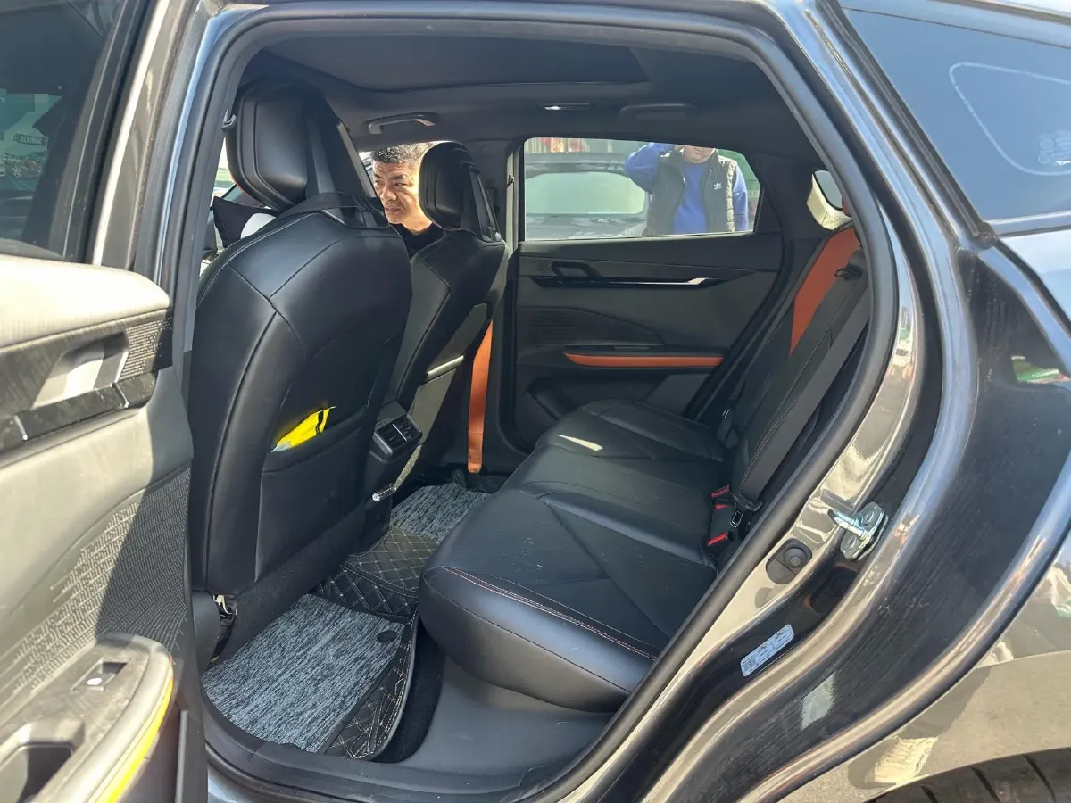 2022 ChangAn UNI-V 1.5T 188HP L4 7DCT,autocango,china used car exporter,china ev exporter,chinese used car exporter,chinese used ev exporter