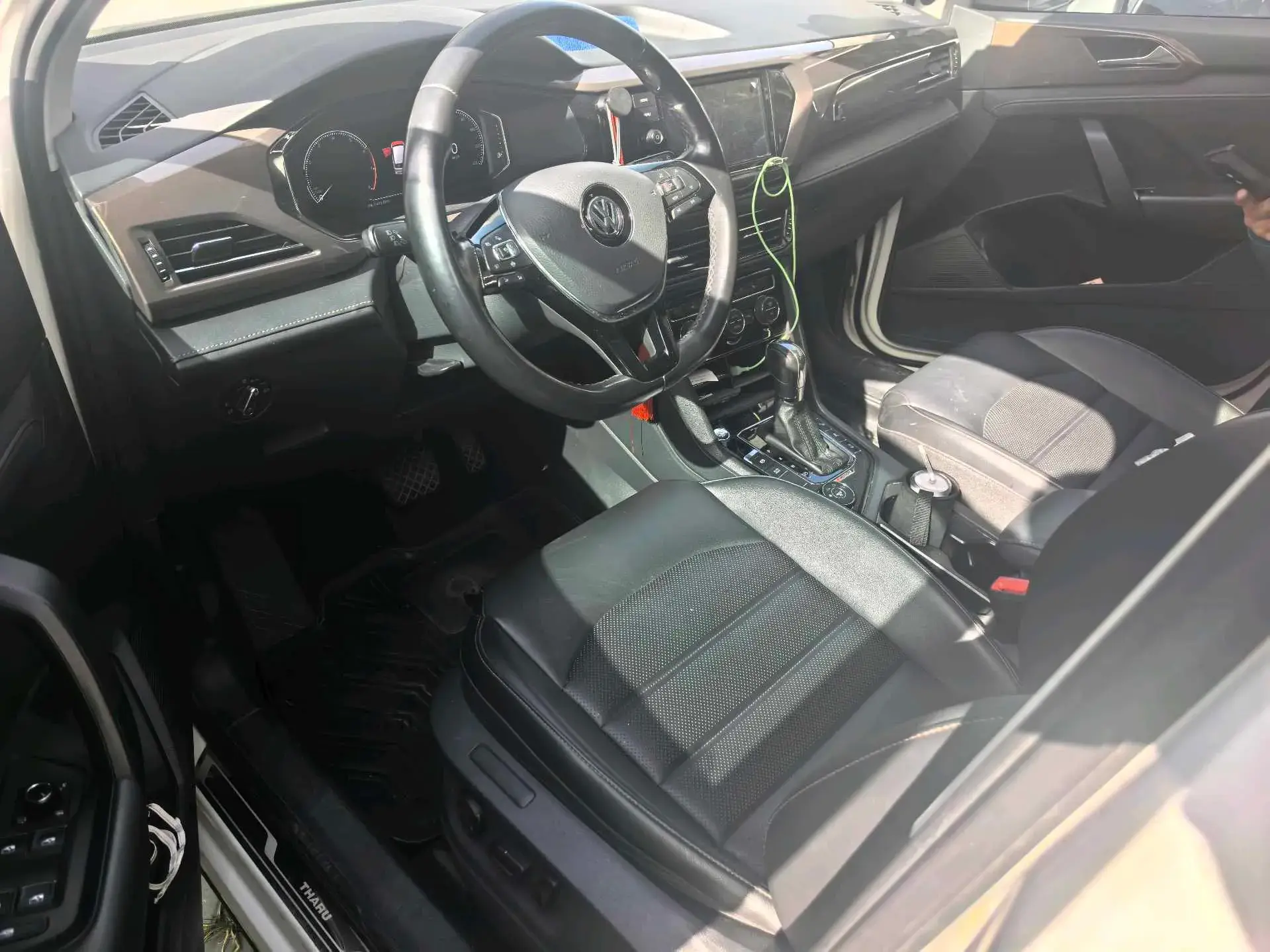 2019 VOLKSWAGEN THARU thumbnail 4