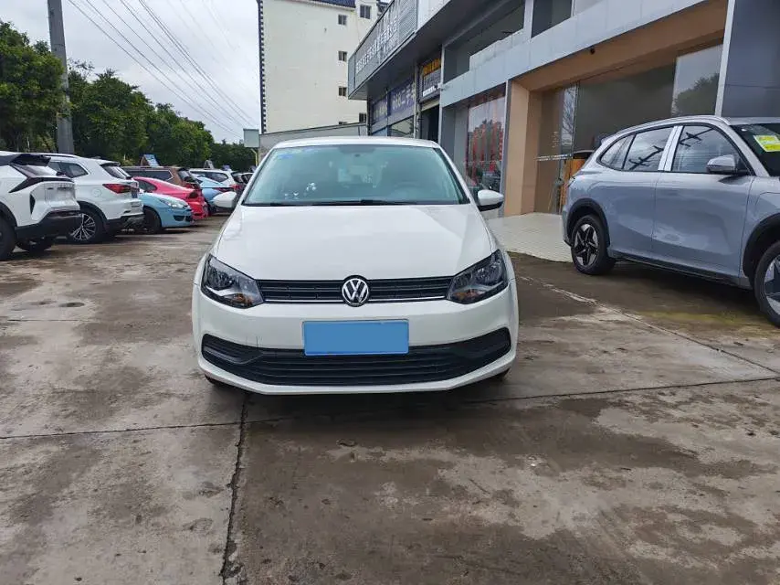 2016 VOLKSWAGEN POLO thumbnail 3