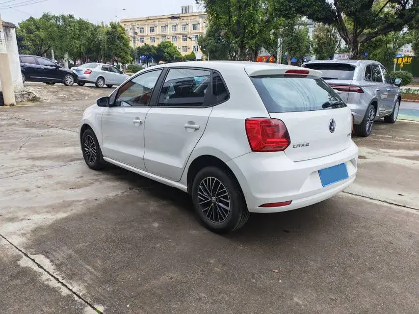 2016 VOLKSWAGEN POLO thumbnail 4