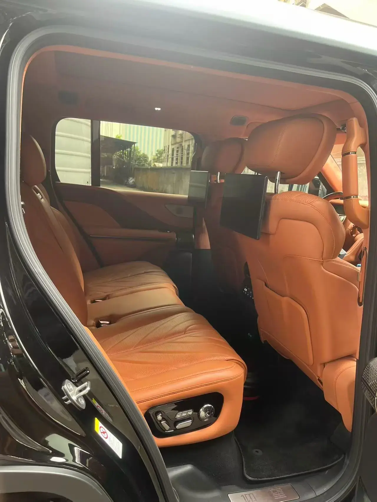 2023 YANGWANG U8 thumbnail 3