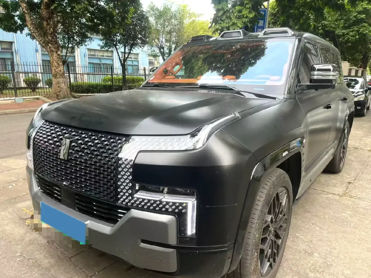 2023 YangWang U8 2.0T 272HP L4 REEV 49.05KWH