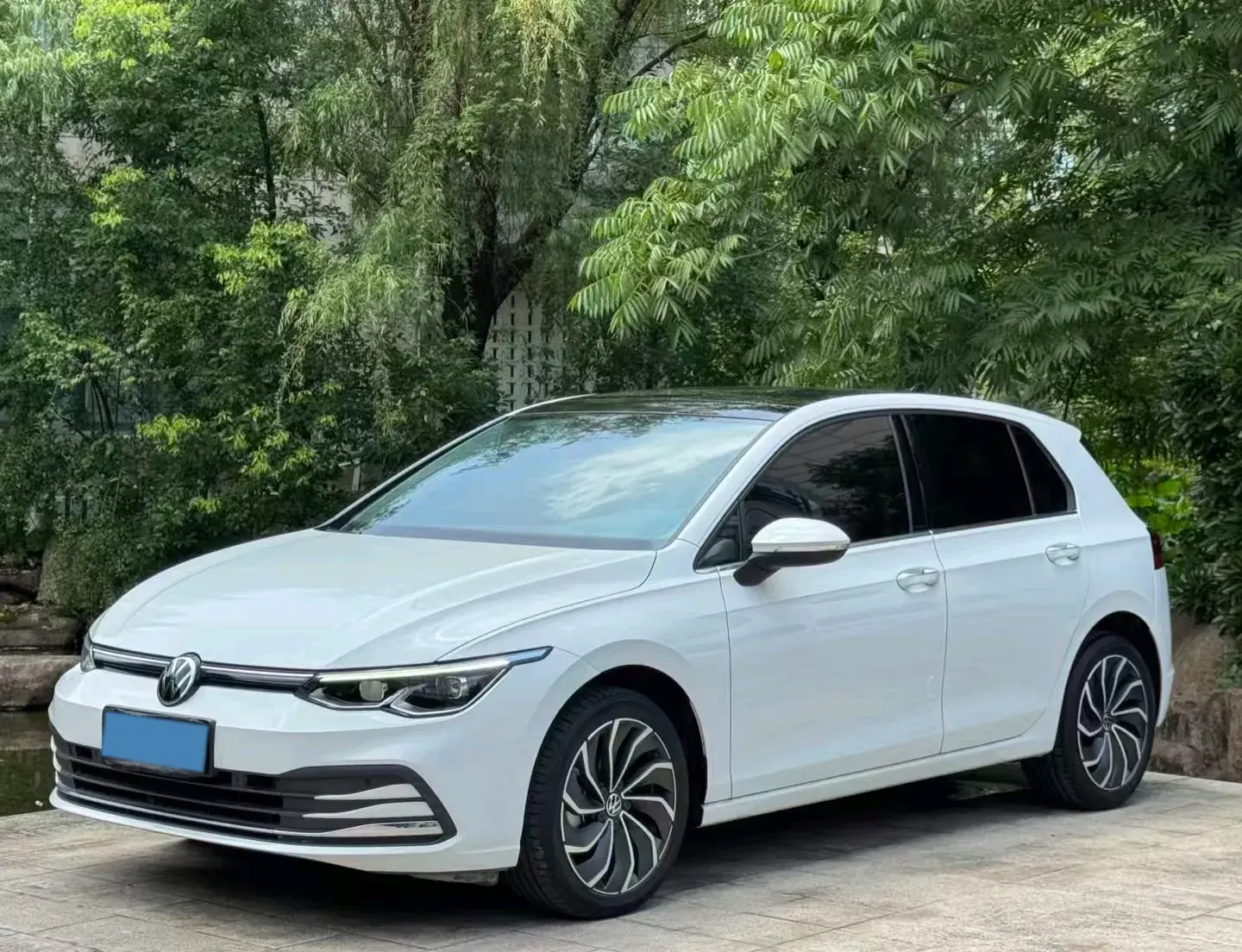 2021 VOLKSWAGEN GOLF view 1