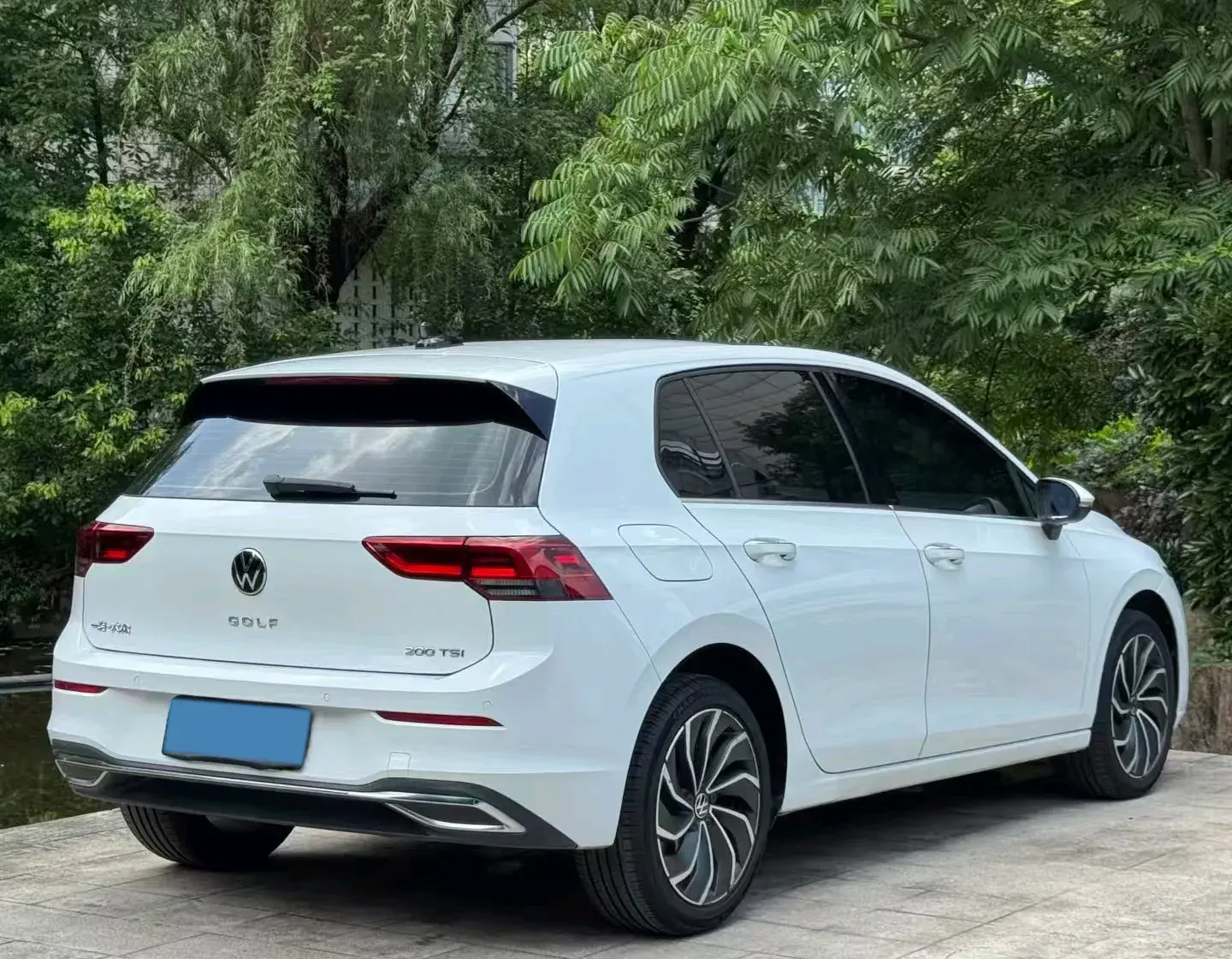 2021 VOLKSWAGEN GOLF thumbnail 4