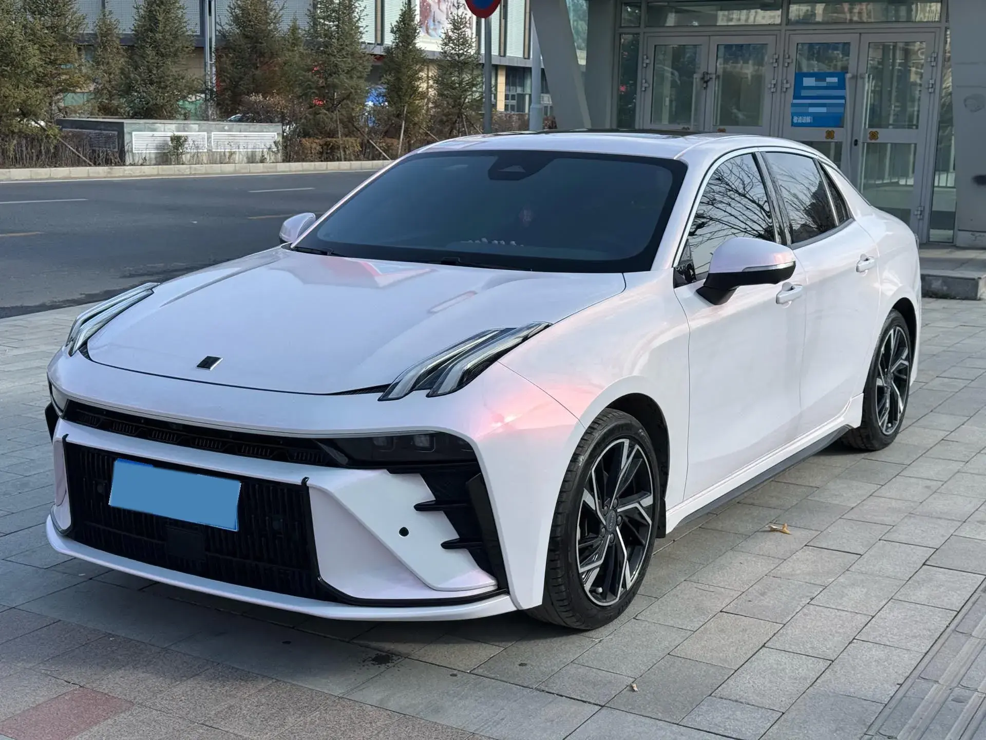 2023 LYNK&CO 03 view 1