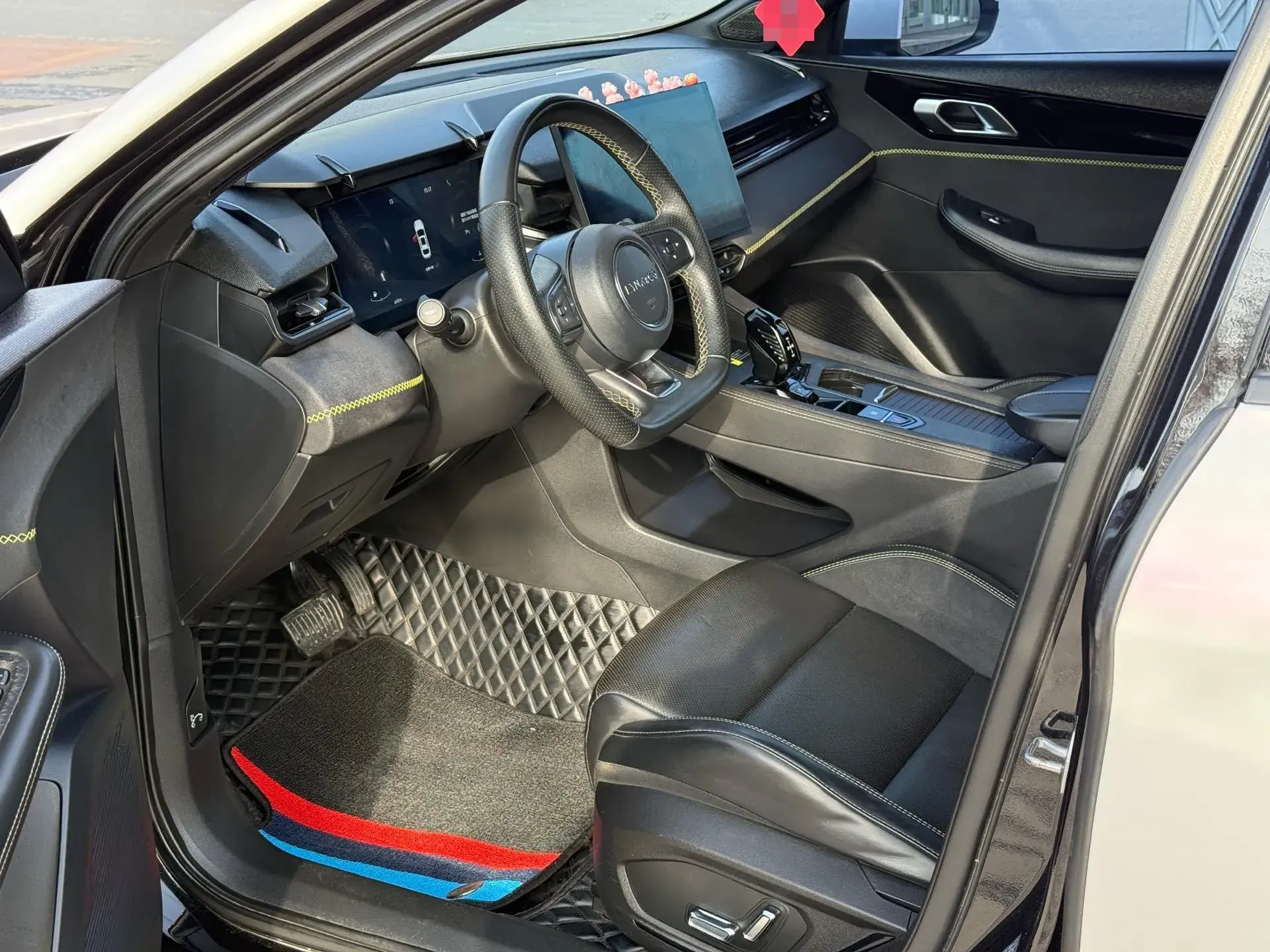 2023 LYNK&CO 03 thumbnail 4