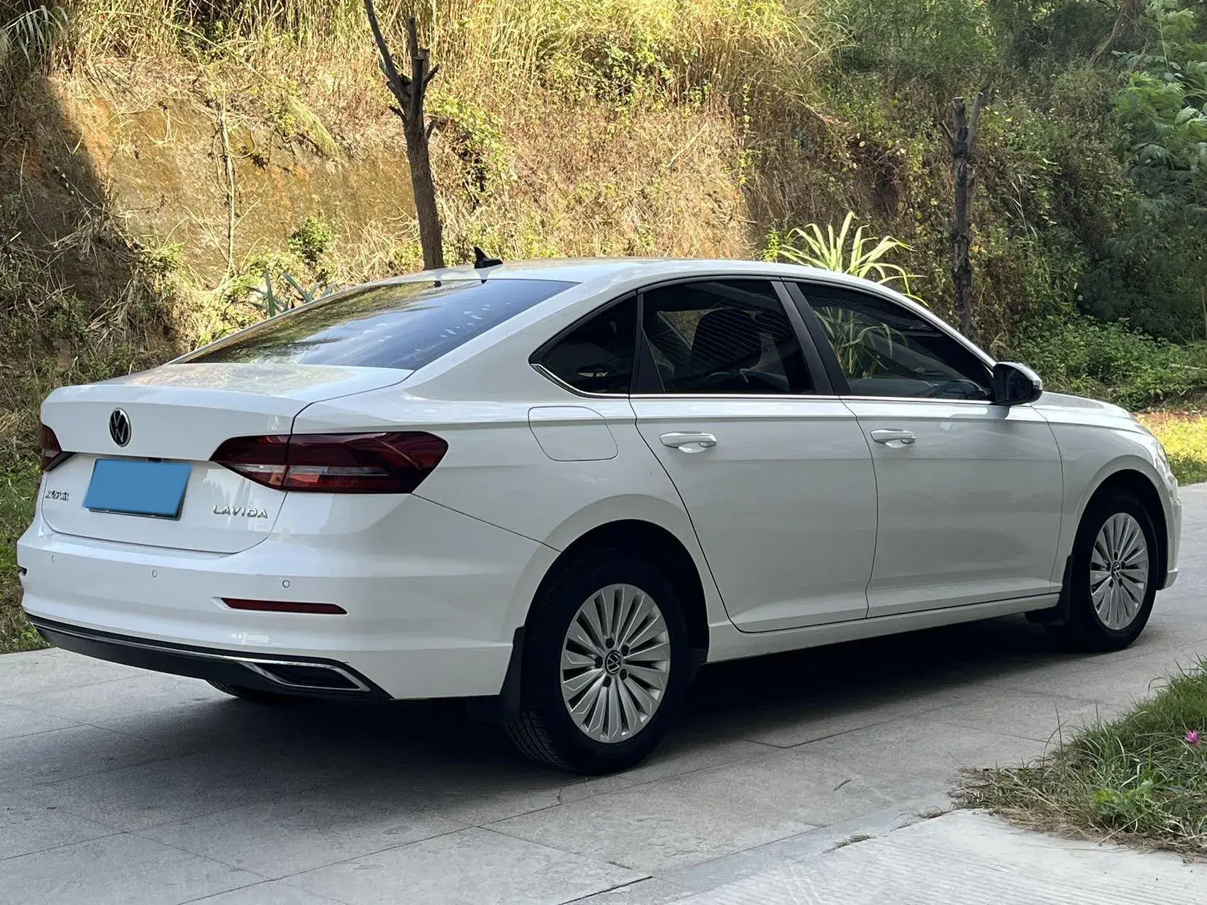 2021 VOLKSWAGEN LAVIDA thumbnail 4