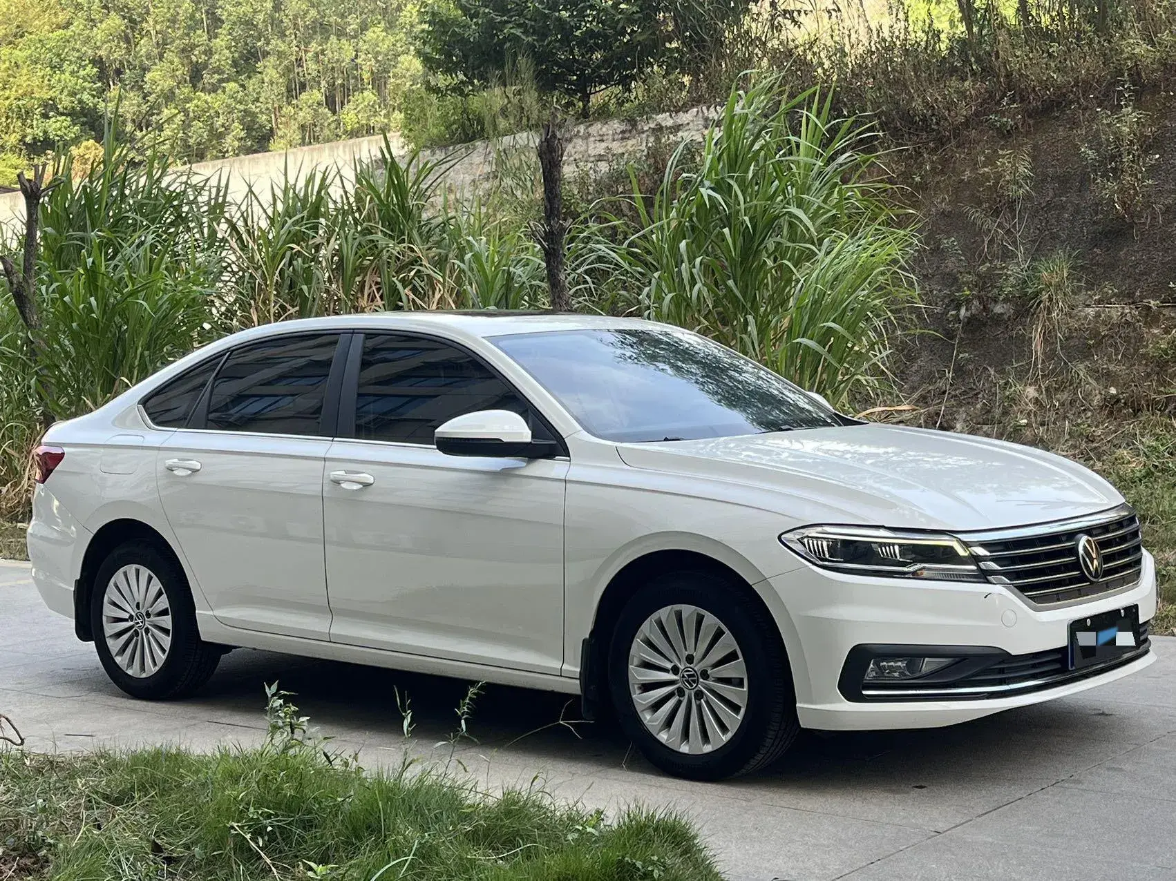 2021 VOLKSWAGEN LAVIDA thumbnail 3