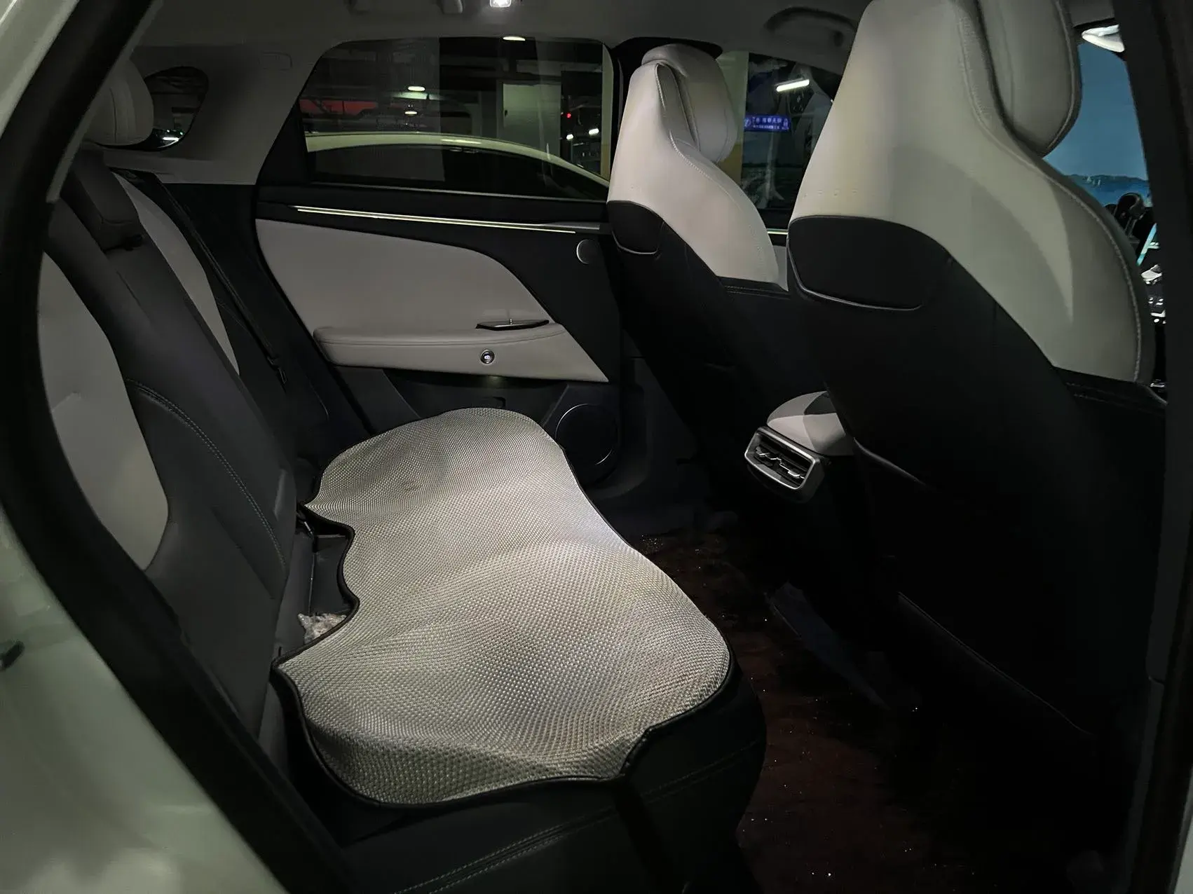 2024 ARCFOX ΑT5 thumbnail 4