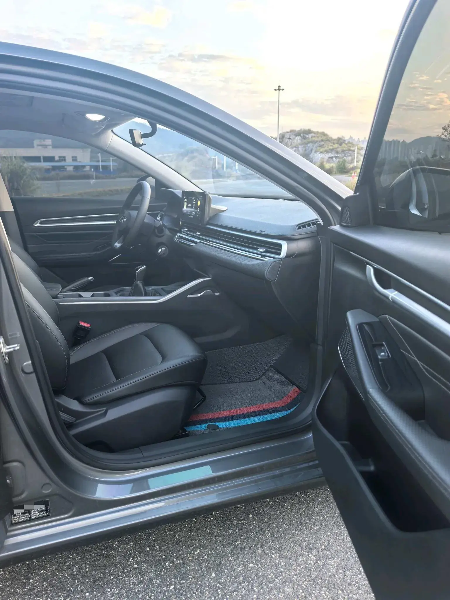 2022 GEELY EMGRAND thumbnail 4