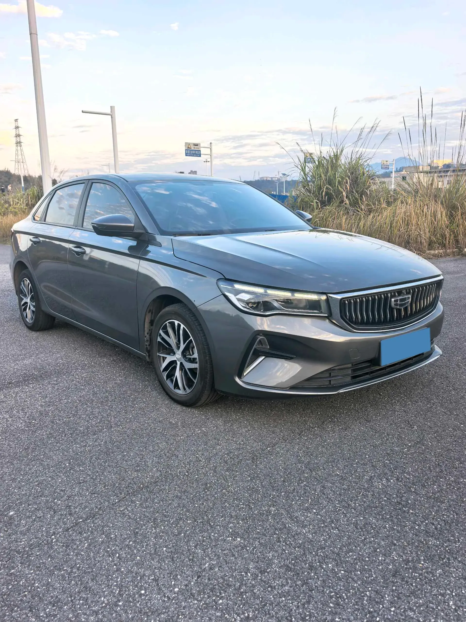 2022 GEELY EMGRAND thumbnail 3