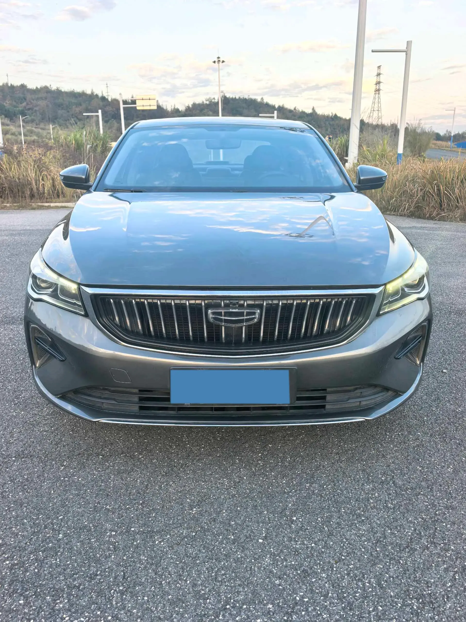 2022 GEELY EMGRAND thumbnail 2