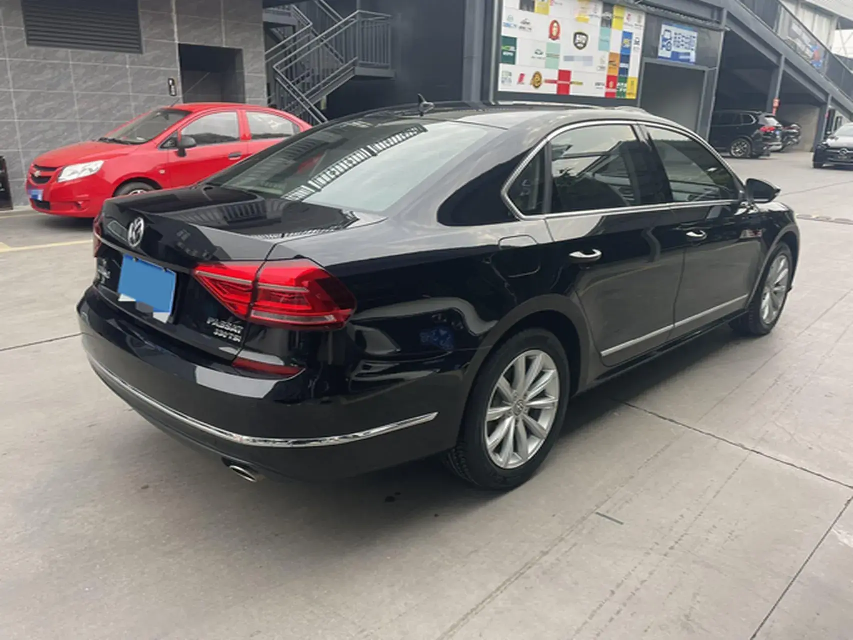 2017 VOLKSWAGEN PASSAT thumbnail 4