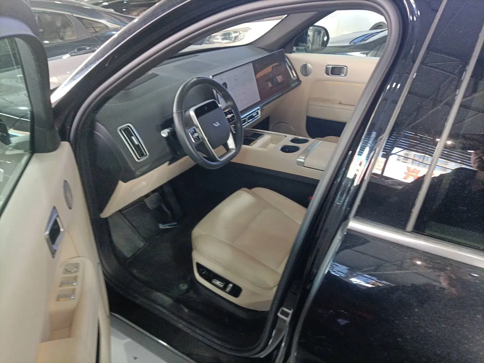 2023 LI L7 thumbnail 2