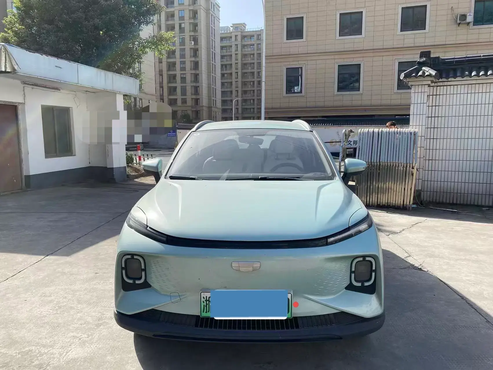 2024 GEOMETRY E thumbnail 2