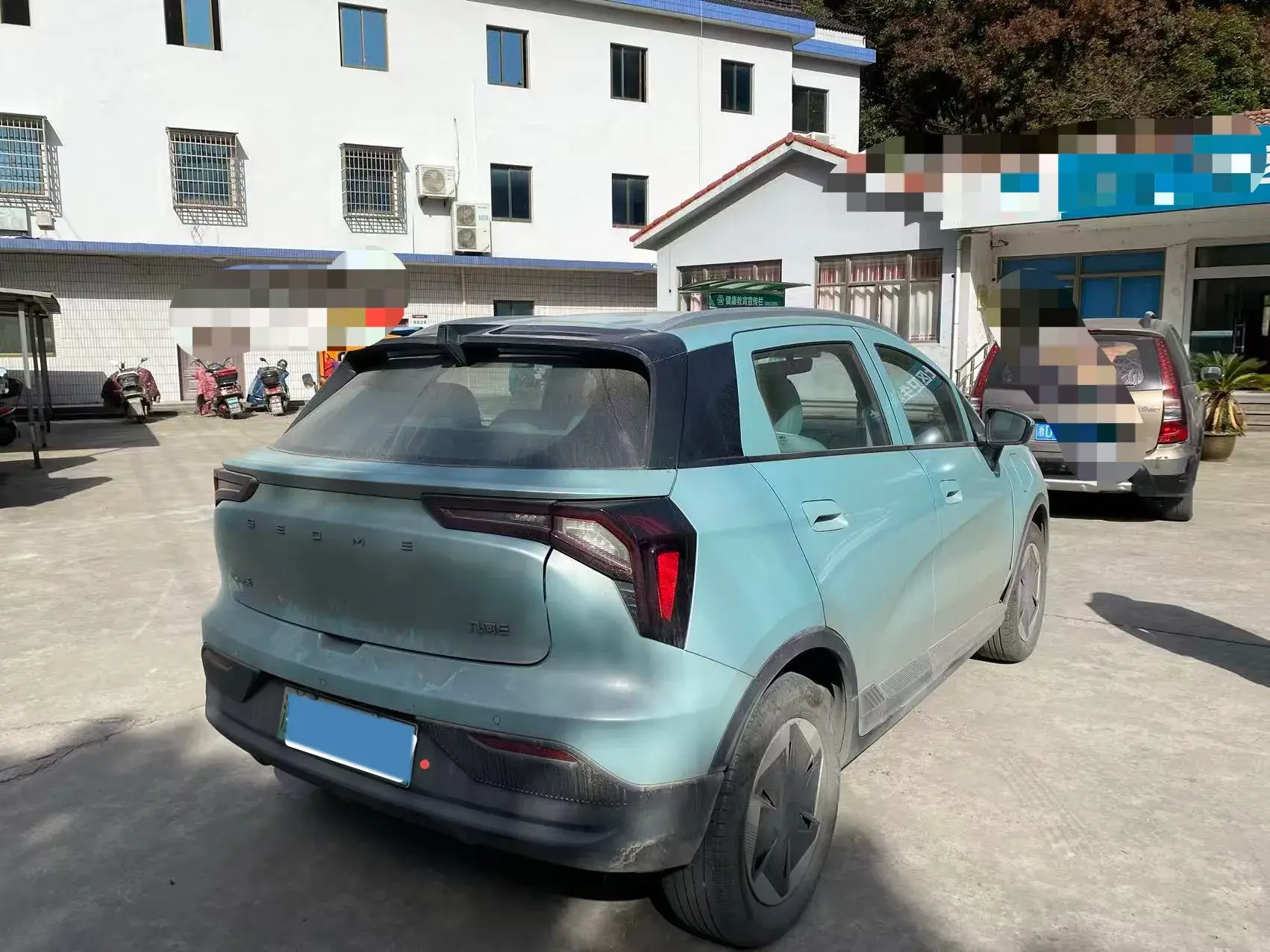 2024 GEOMETRY E thumbnail 4