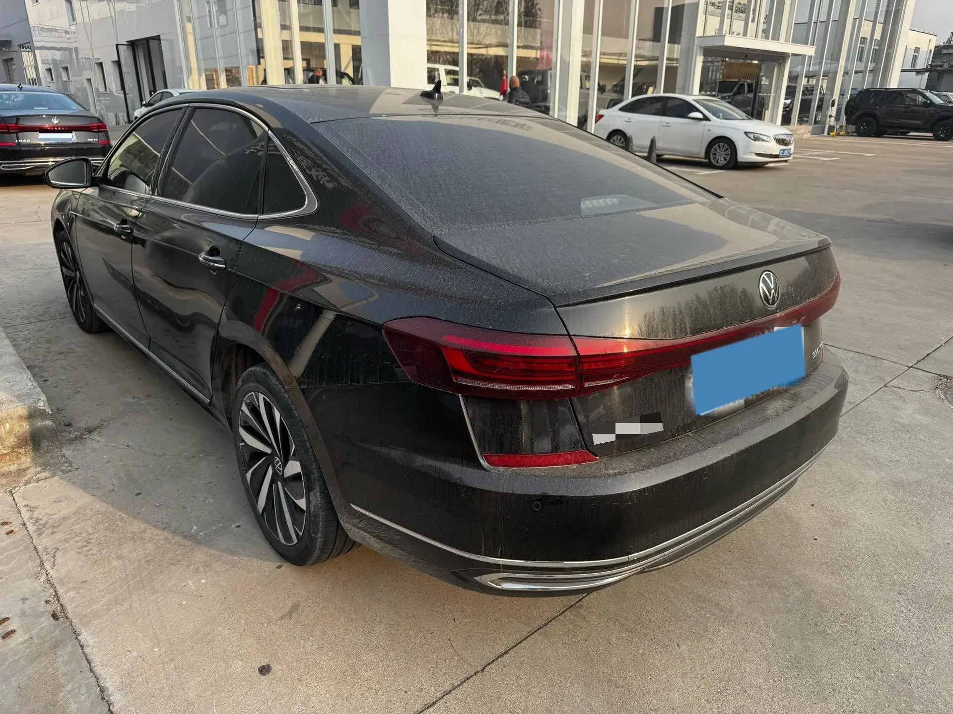 2022 VOLKSWAGEN PASSAT thumbnail 2