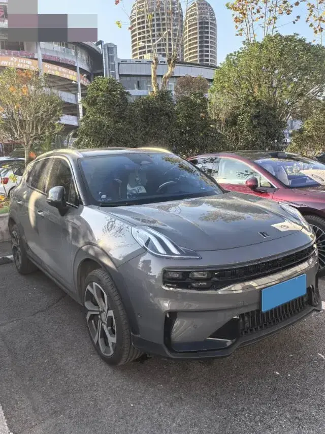 2023 LYNK&CO 06 thumbnail 3