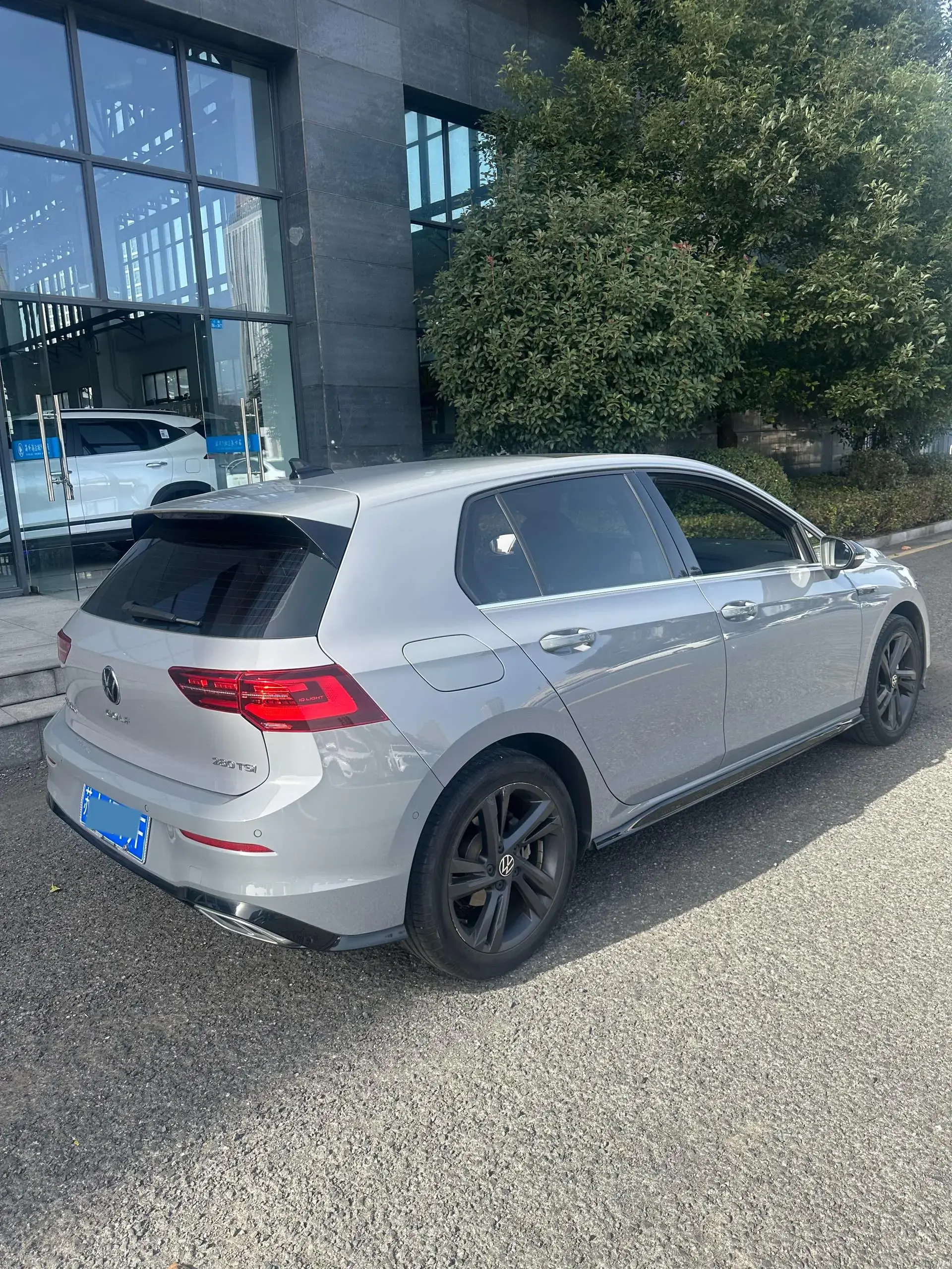 2021 VOLKSWAGEN GOLF thumbnail 4