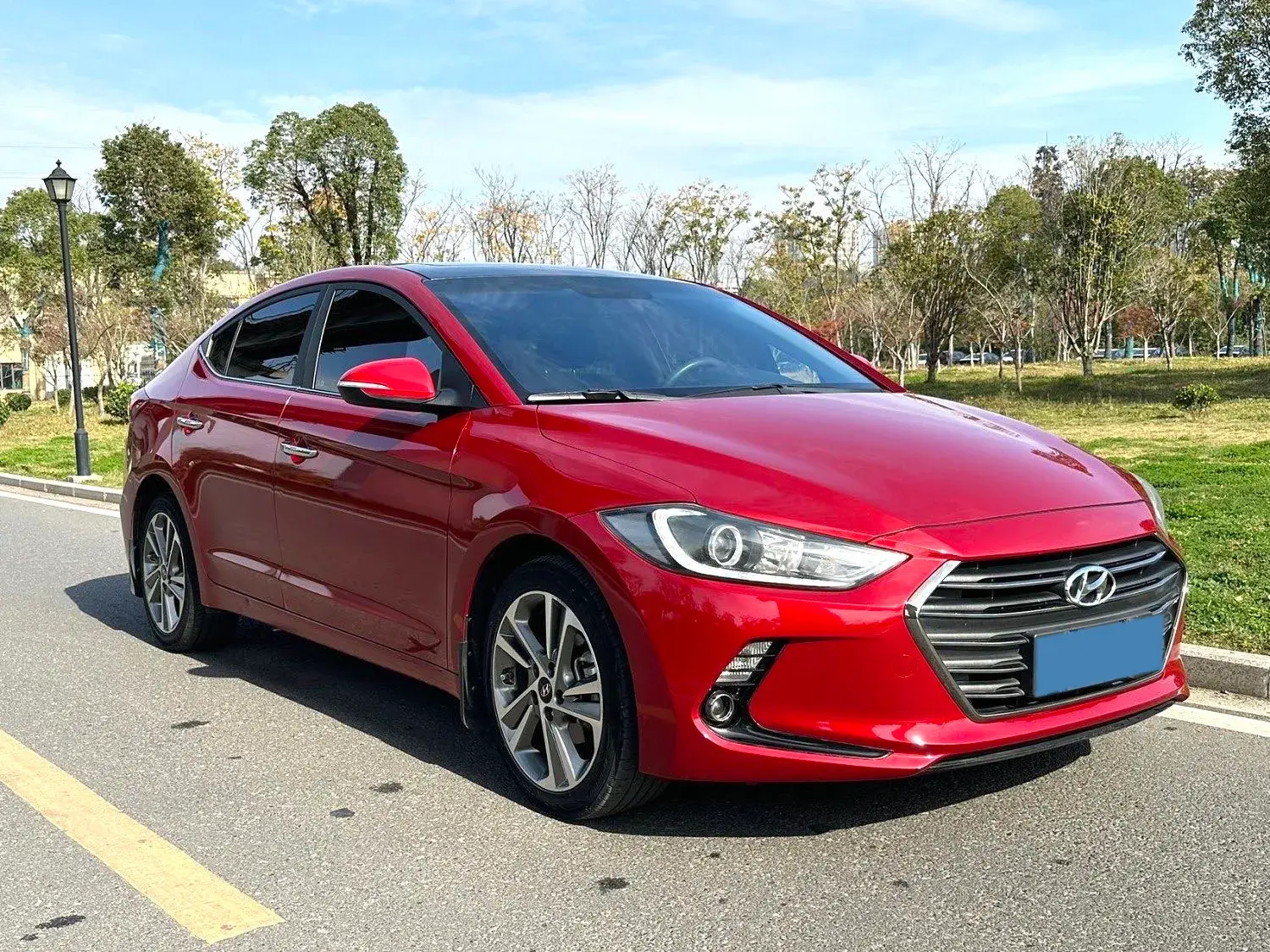 2018 HYUNDAI ELANTRA thumbnail 3