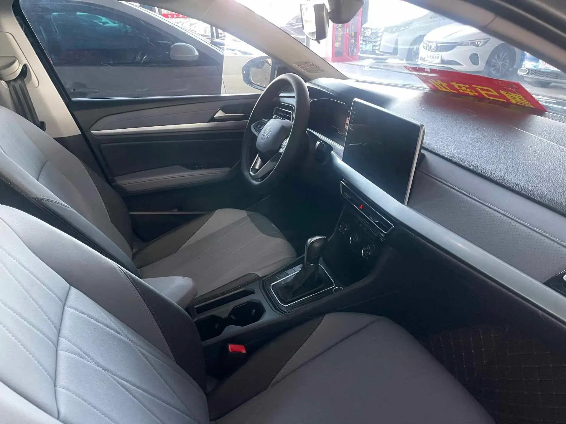 2023 VOLKSWAGEN LAVIDA thumbnail 3