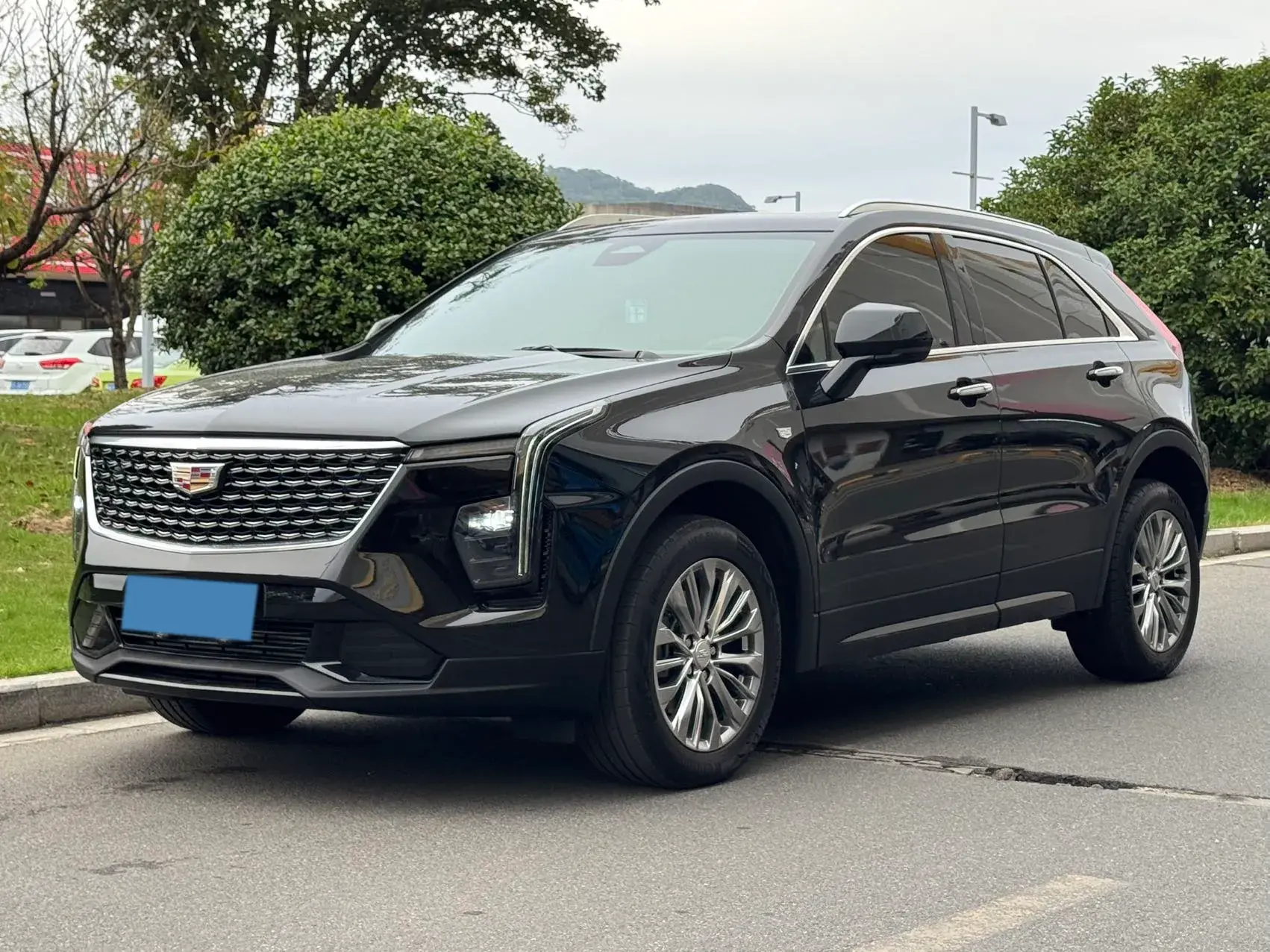 2024 CADILLAC XT4 view 1
