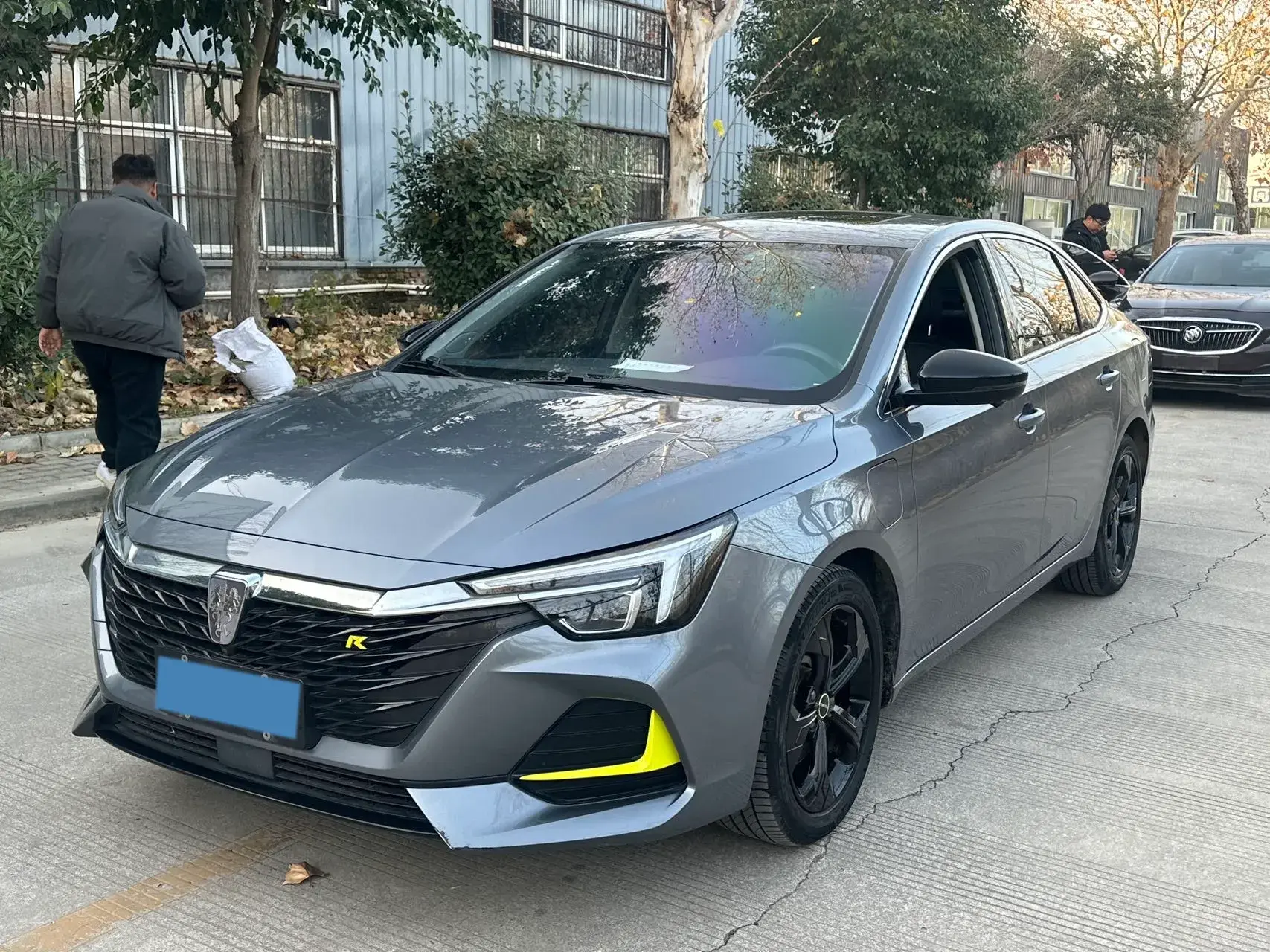 2019 ROEWE I6 view 1