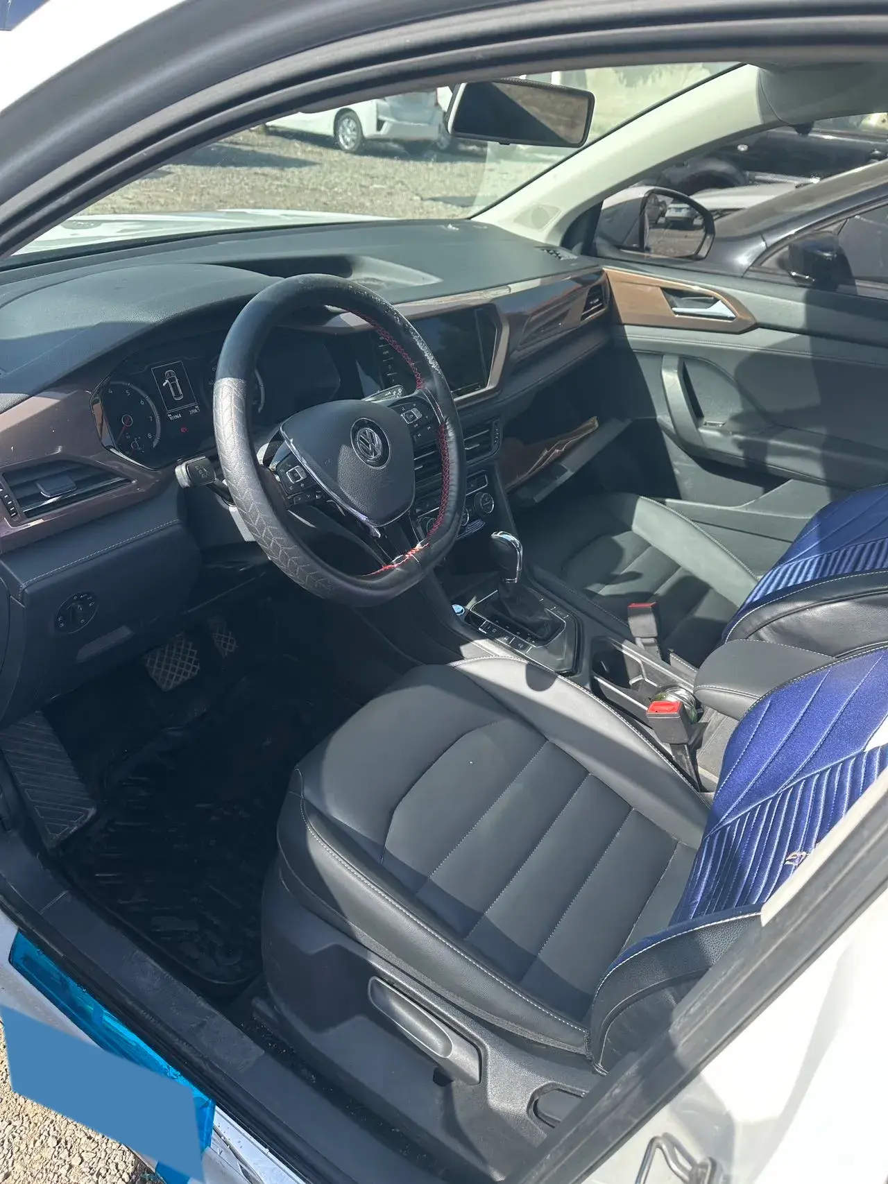 2019 VOLKSWAGEN THARU thumbnail 3