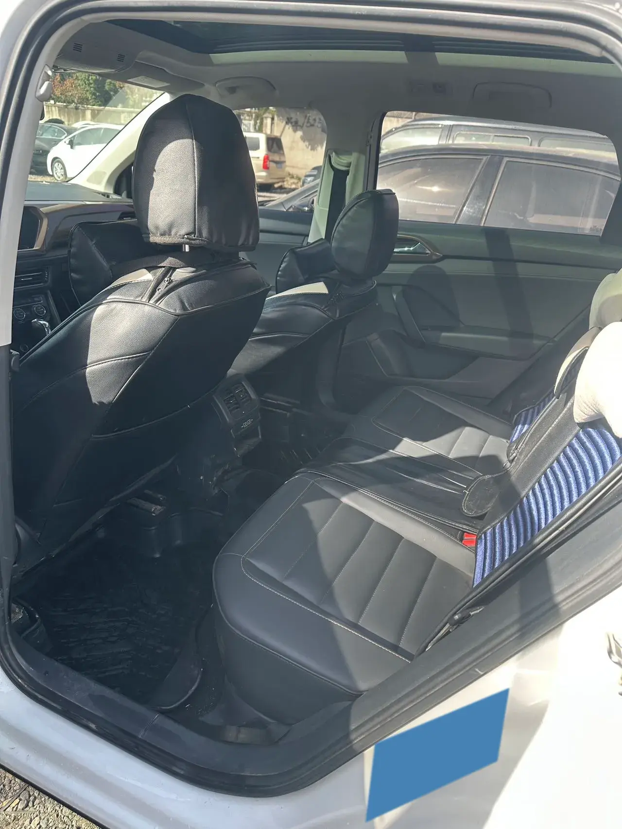 2019 VOLKSWAGEN THARU thumbnail 4