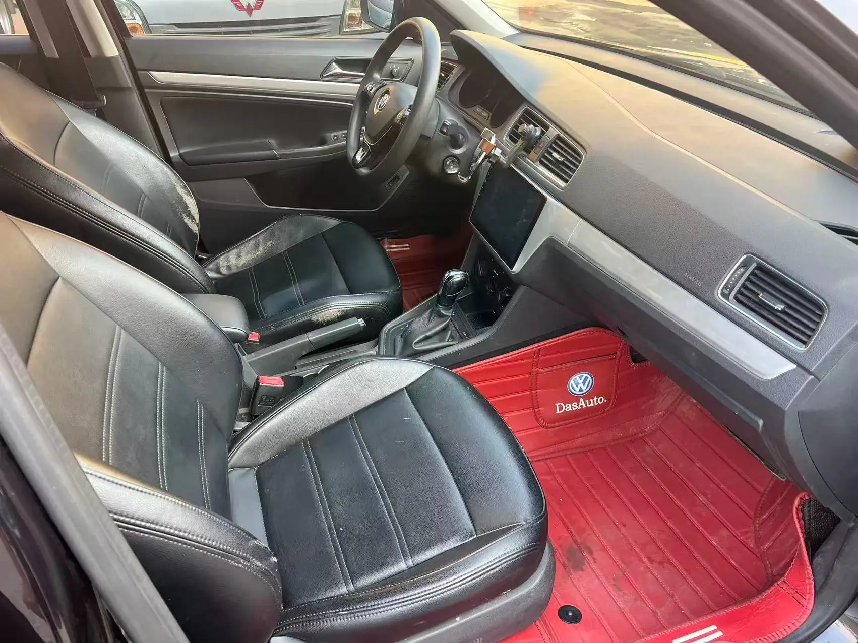 2017 VOLKSWAGEN LAVIDA thumbnail 3