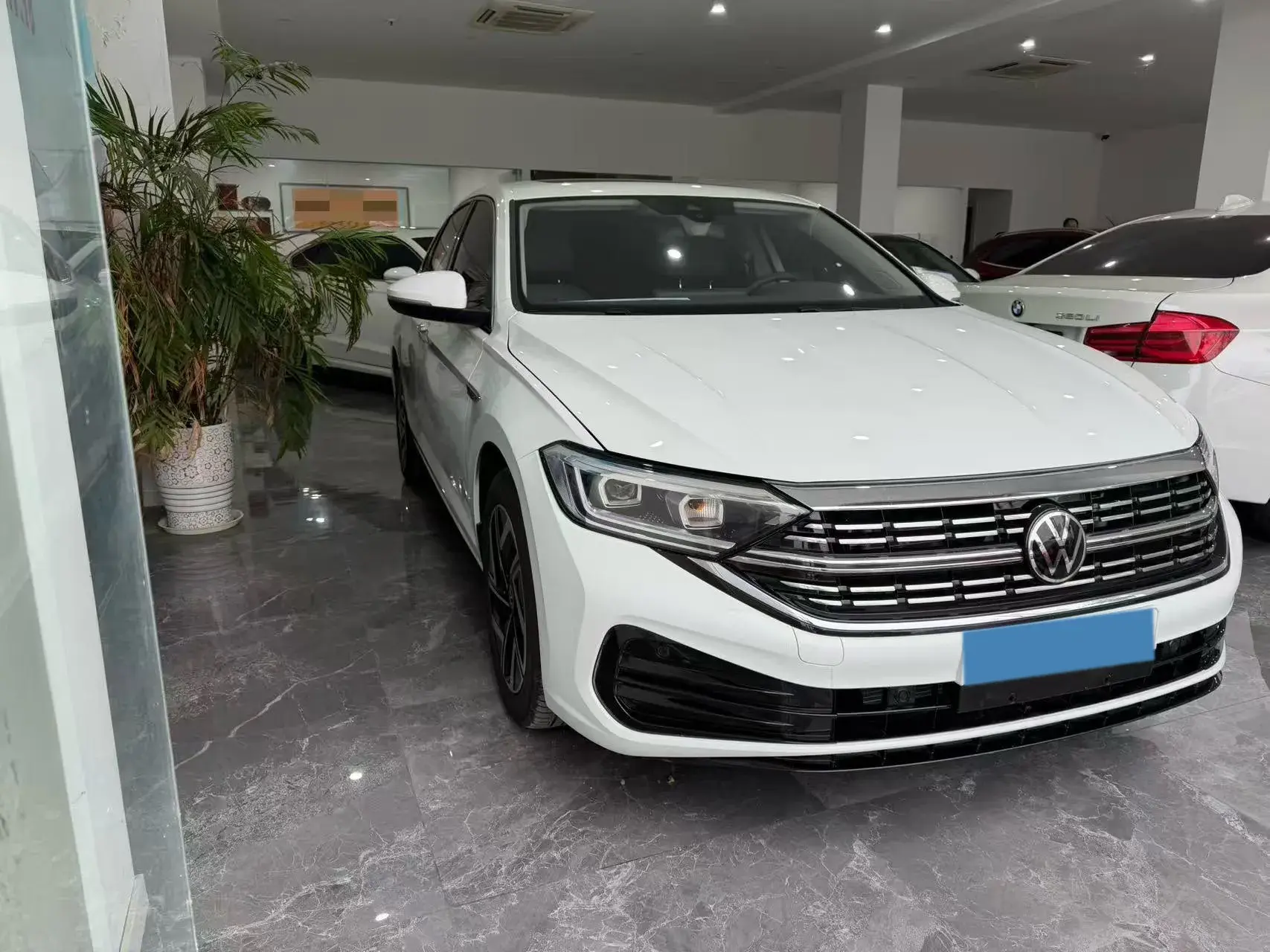 2023 VOLKSWAGEN SAGITAR thumbnail 3