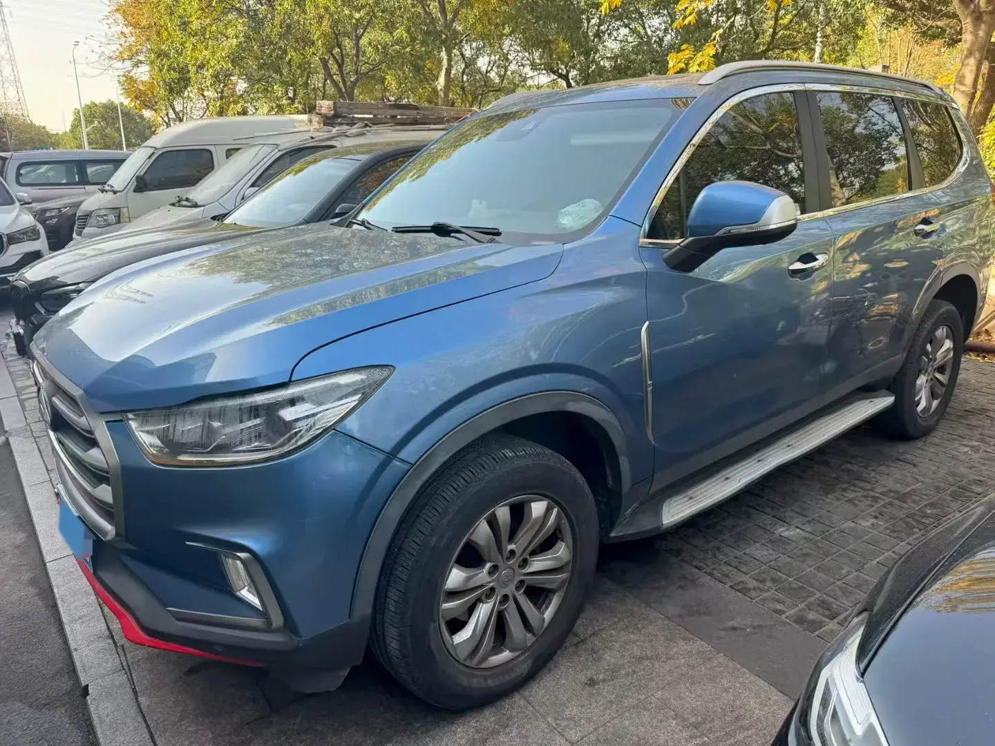 2017 MAXUS D90 view 1