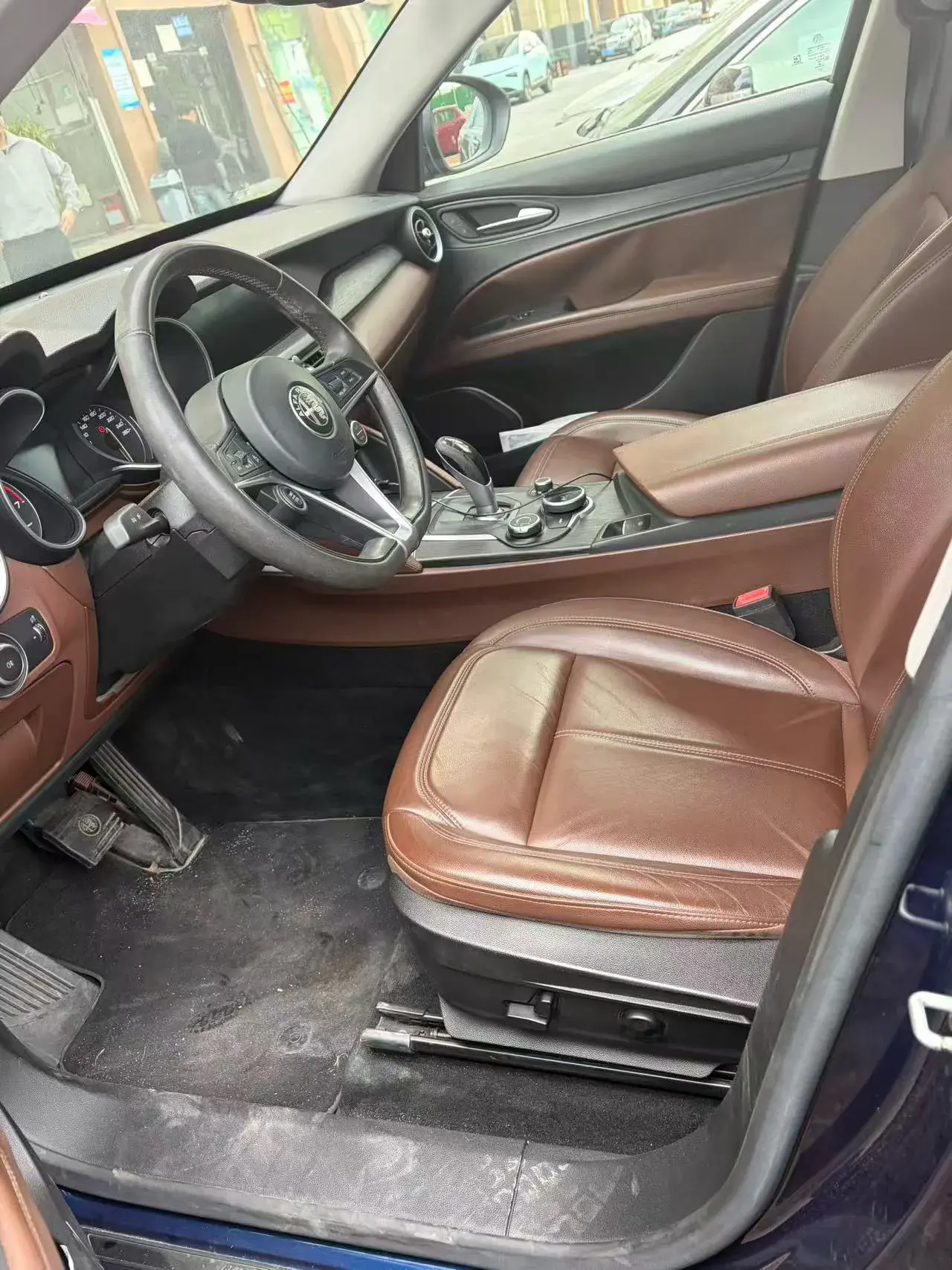 2017 ALFA ROMEO thumbnail 2