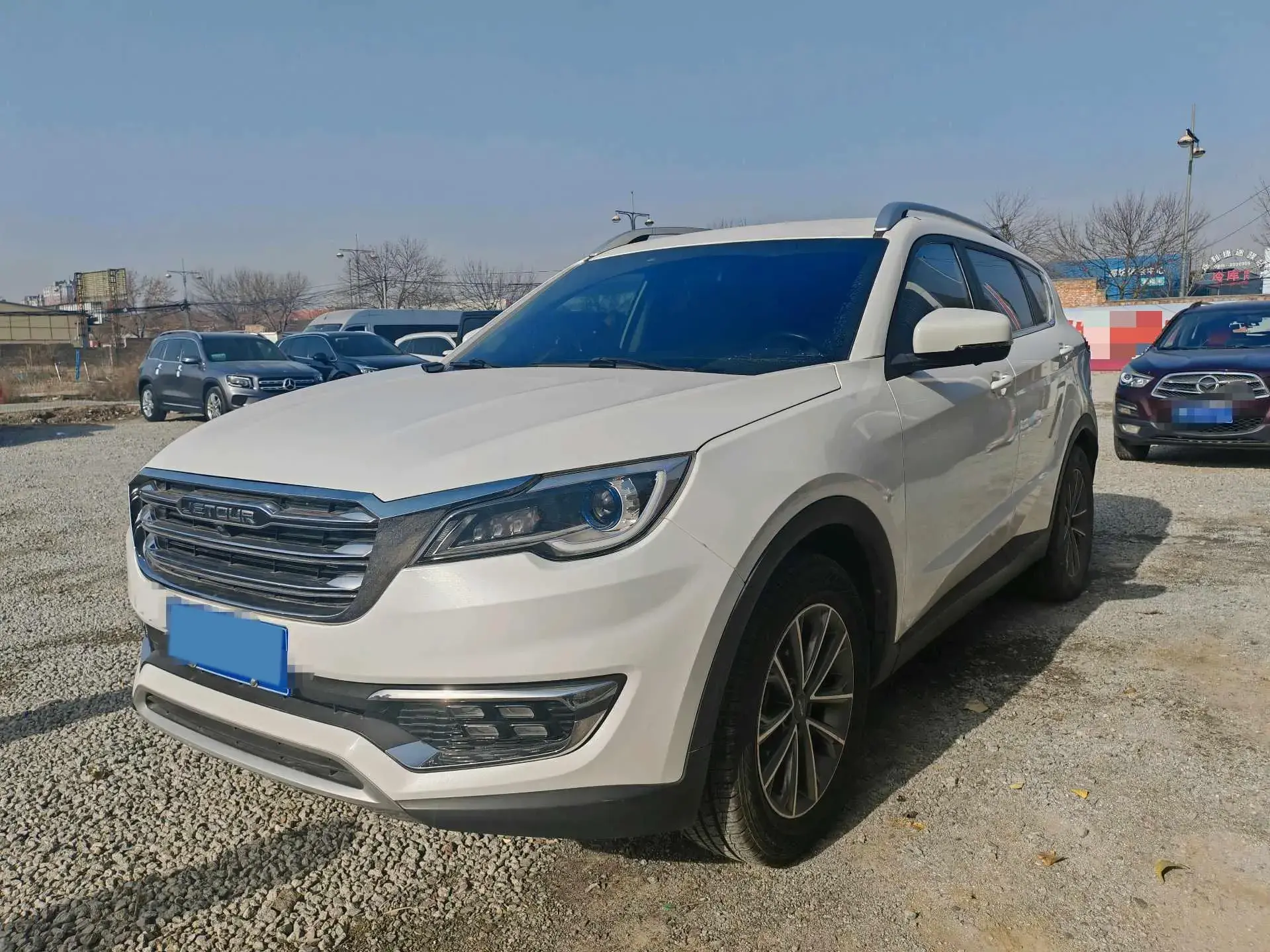 2018 JETOUR X70 view 1