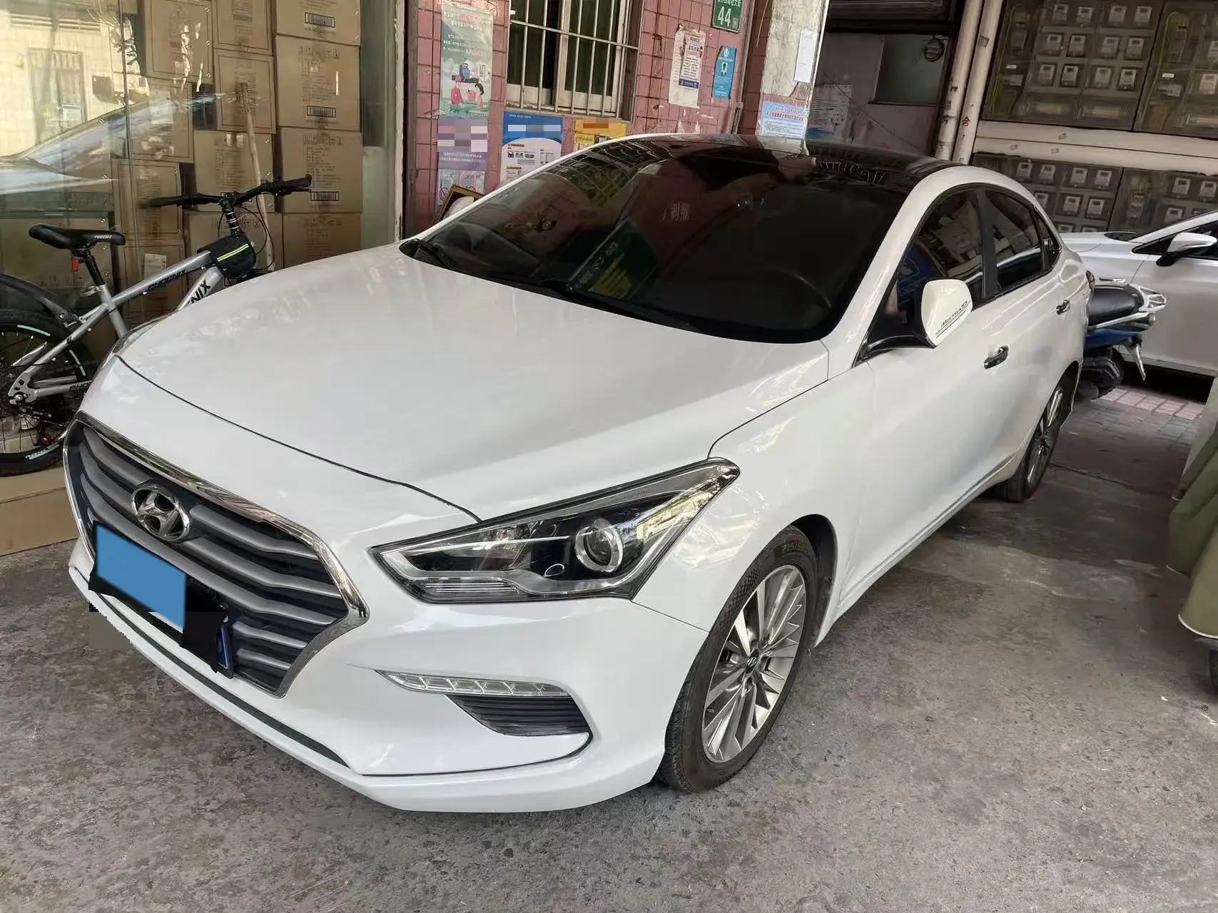 2017 HYUNDAI MISTRA view 1