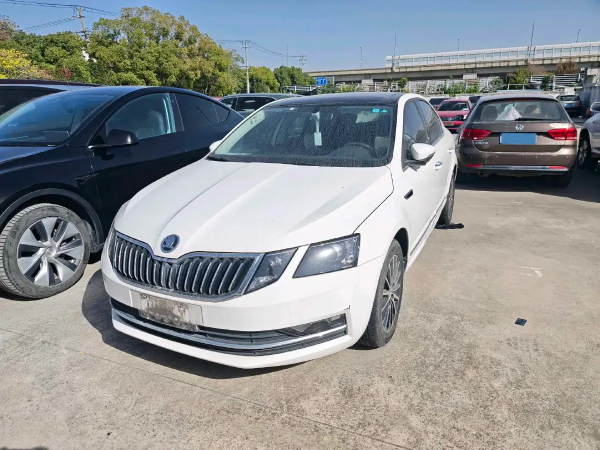 2018 Skoda Octavia 1.6L 110HP L4 6AT