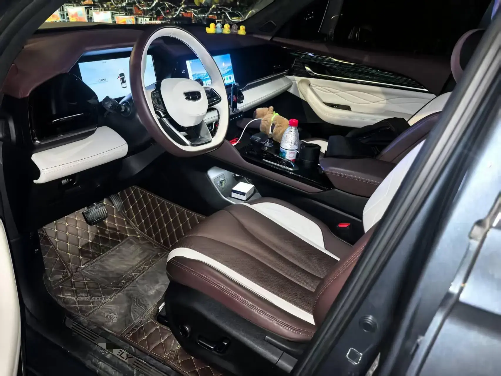 2021 GEELY MONJARO thumbnail 2