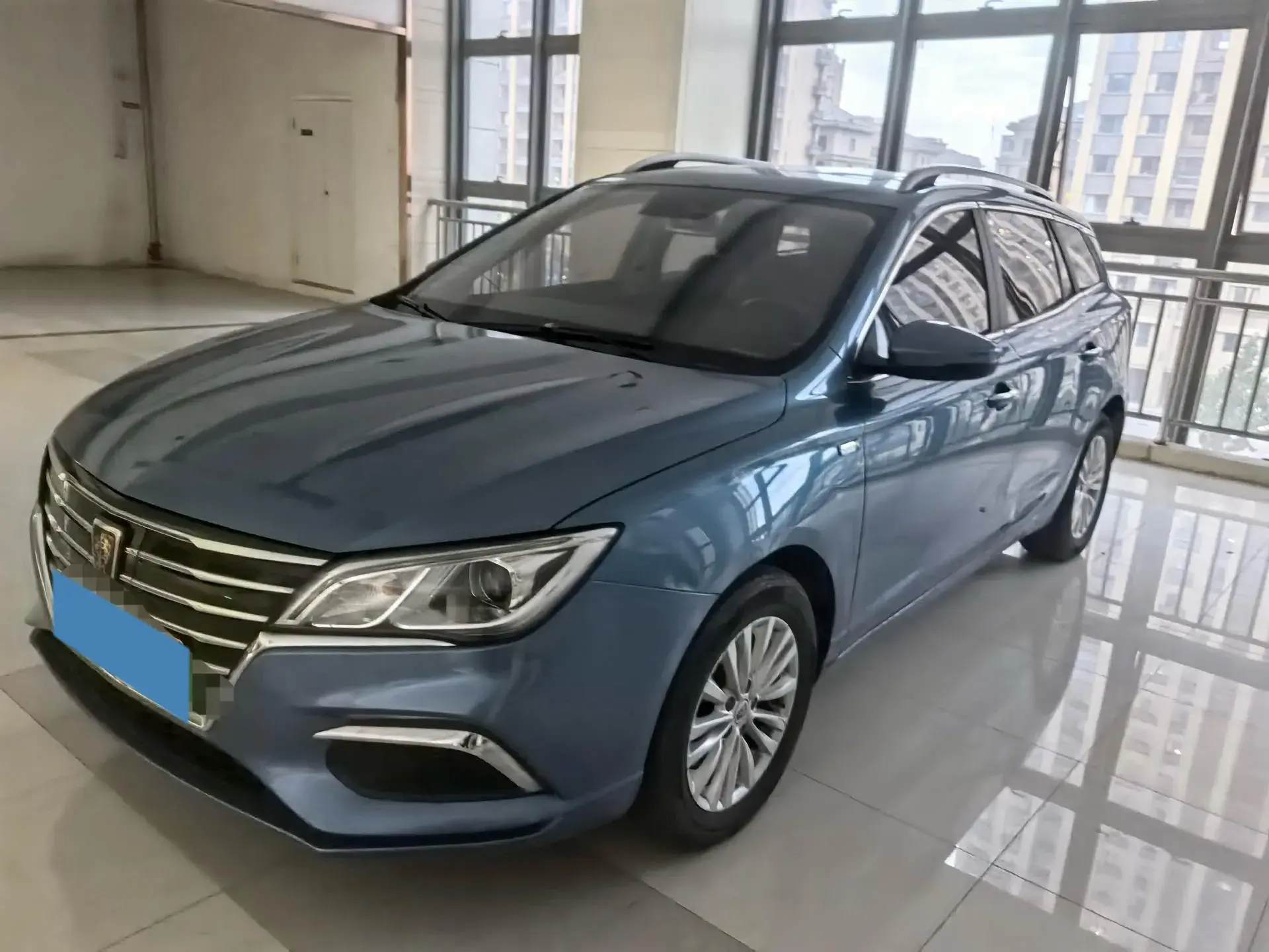 2018 ROEWE EI5 view 1