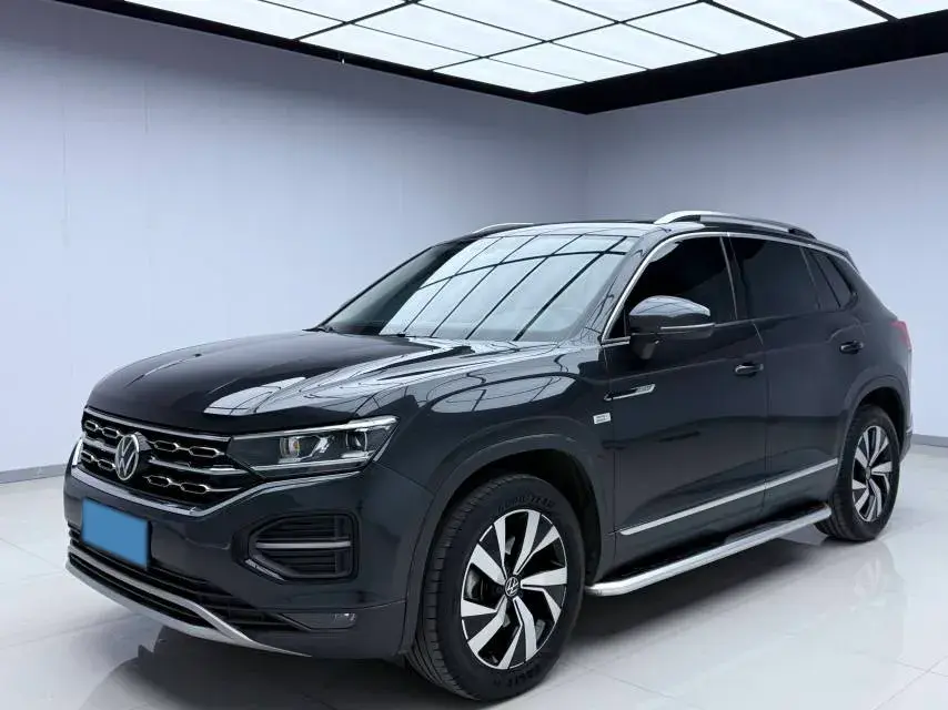 2022 VOLKSWAGEN TAYRON view 1