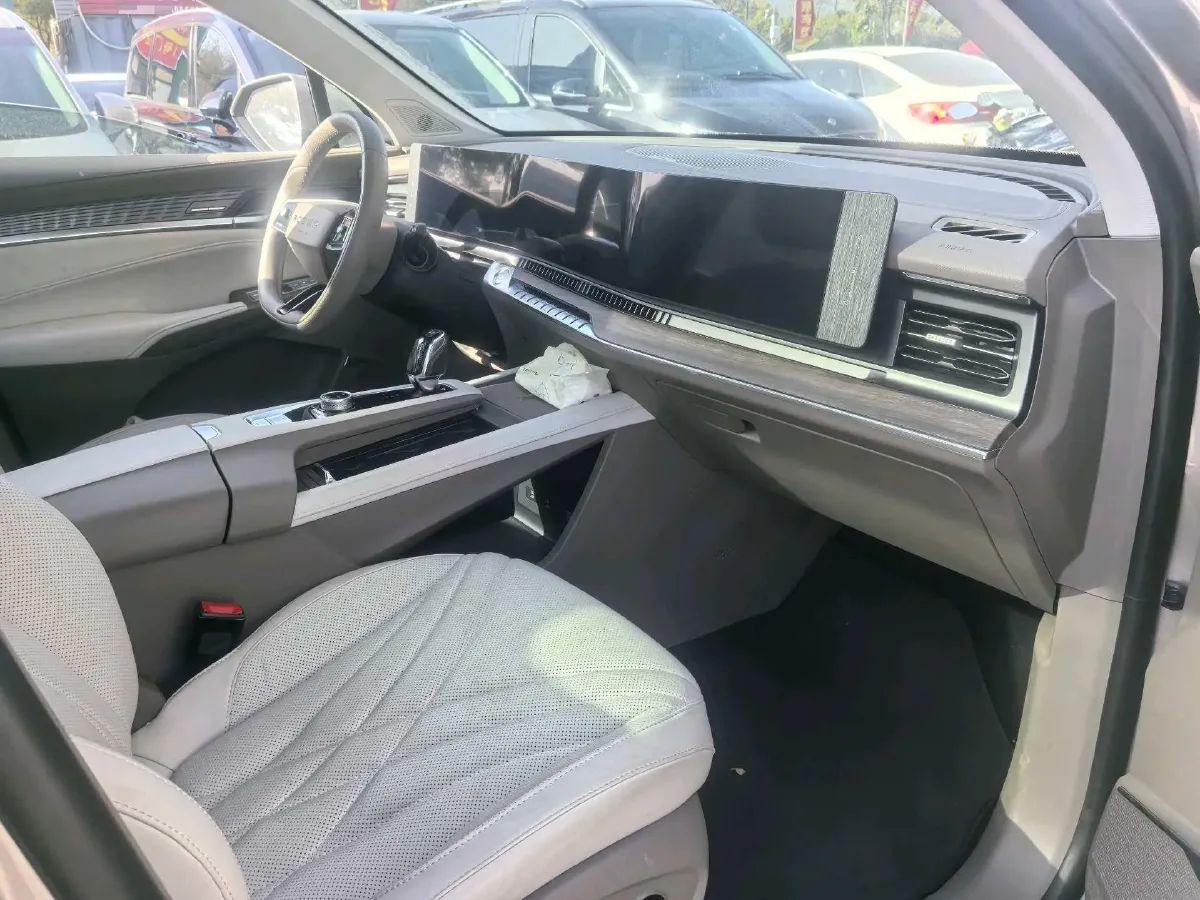 2023 Roewe RX9 2.0T 242HP L4 9AT,autocango,china used car exporter,china ev exporter,chinese used car exporter,chinese used ev exporter